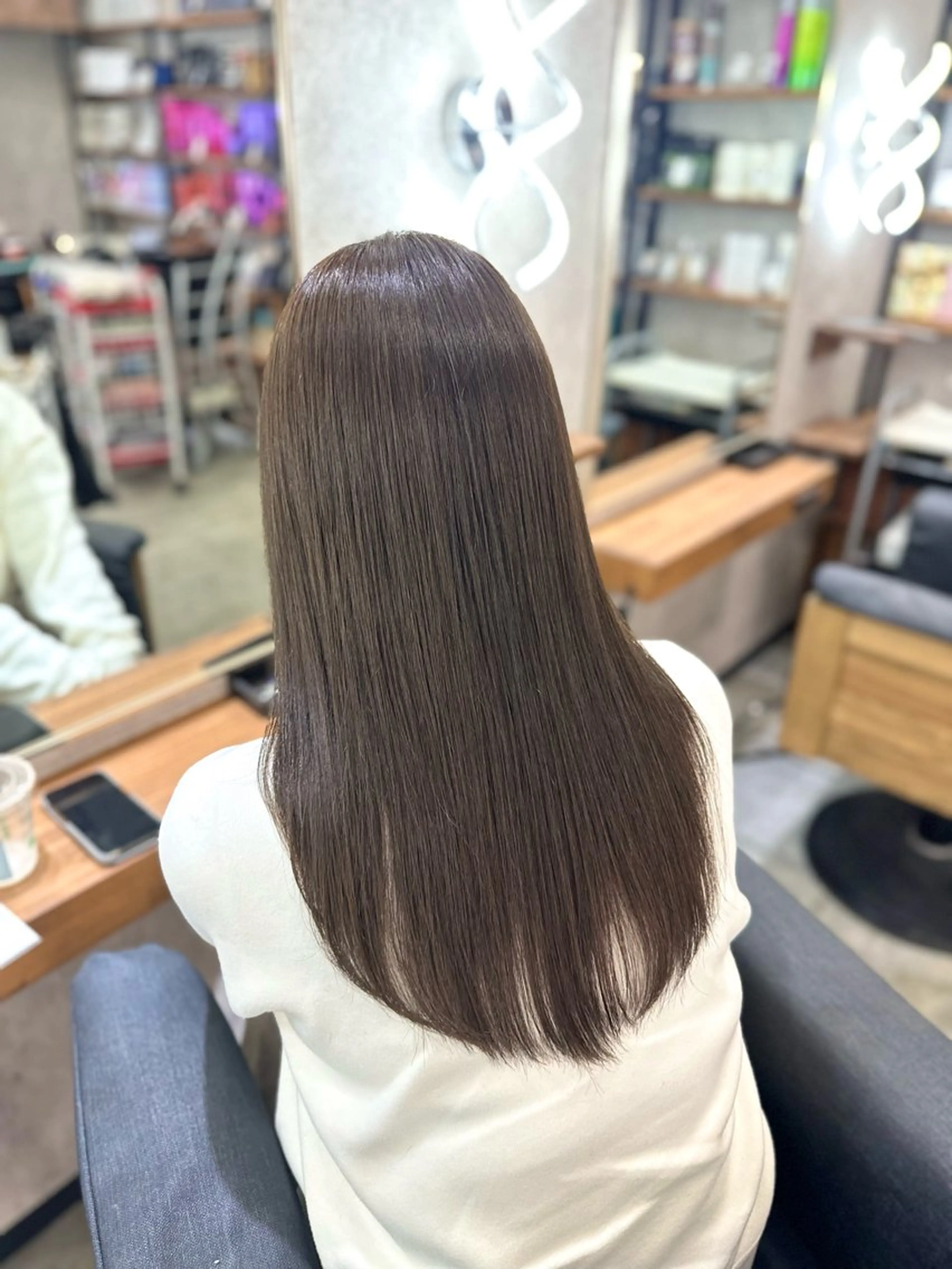 ロング ヘアカラー MOURI CHISATOのヘアスタイル
