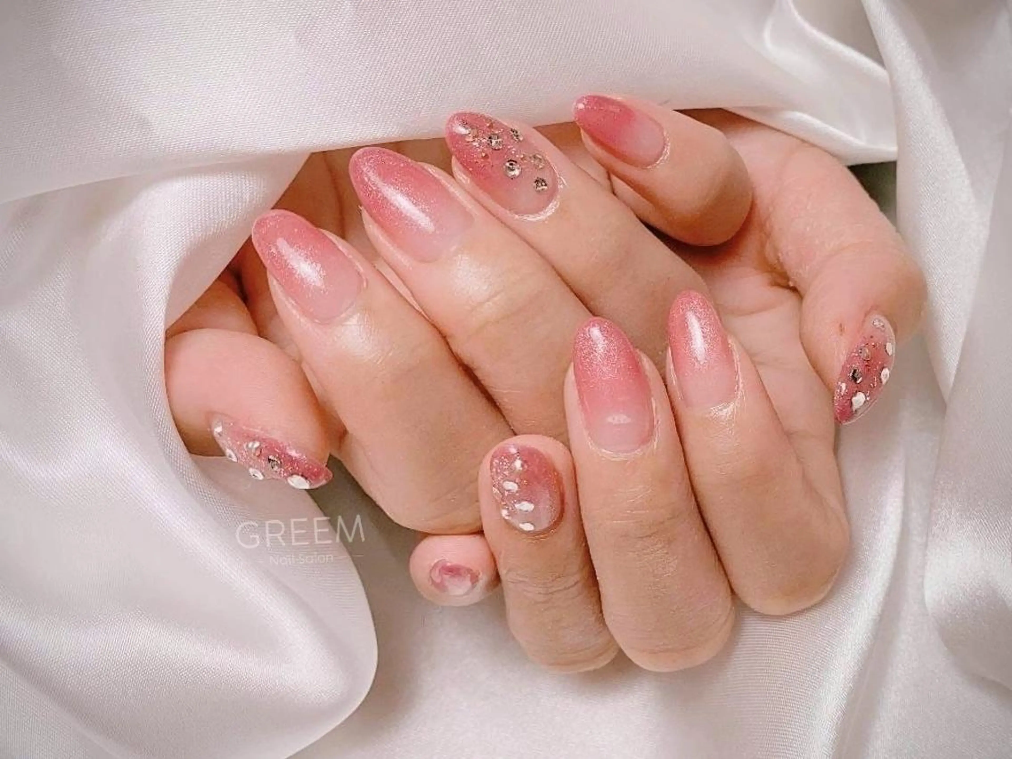 ネイル ジェルネイル グラデーション オフィスネイル パラジェル ピンク GREEM グリームのネイルデザイン