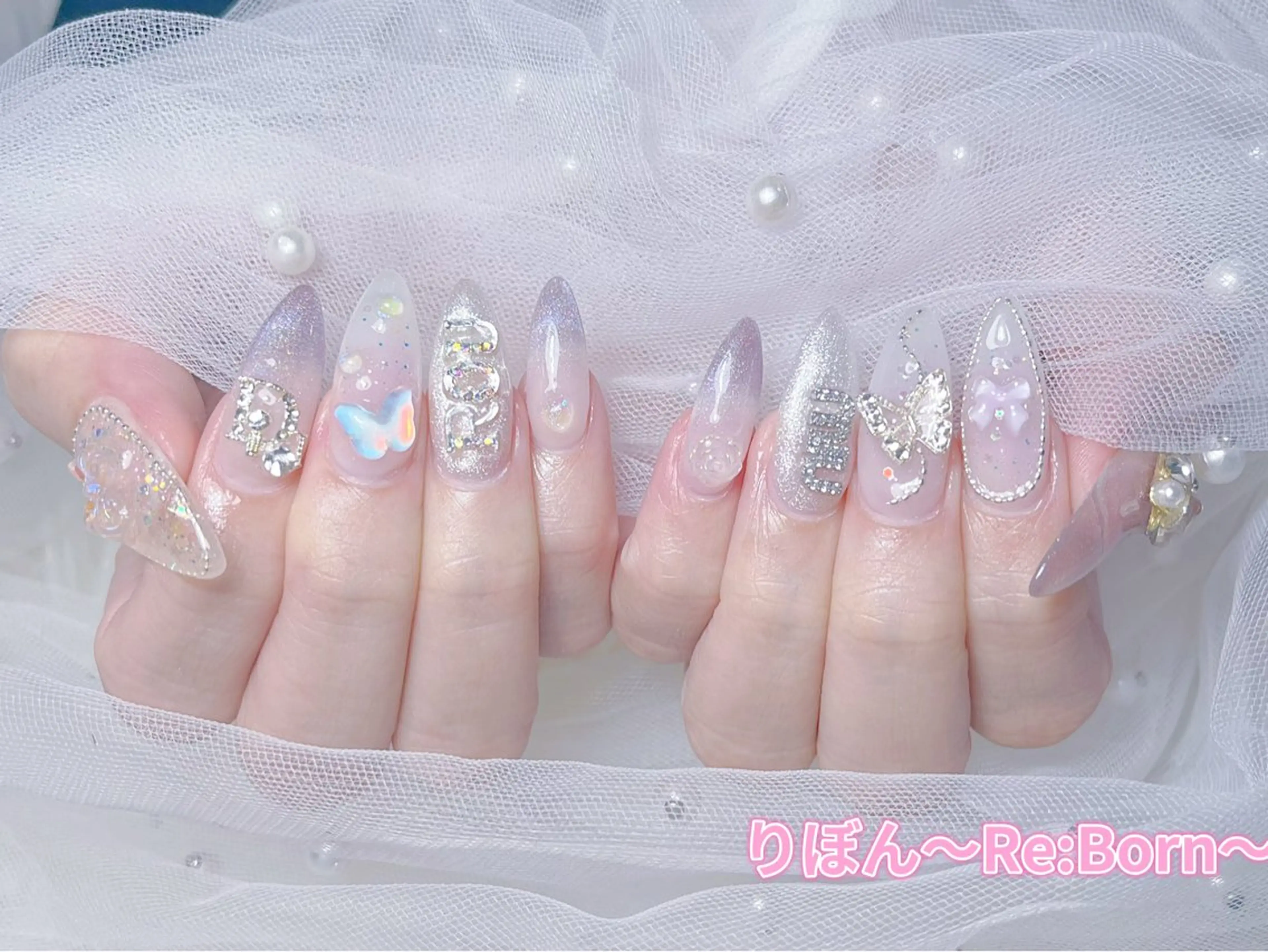 ミディアム フレンチガーリー クリスマス ハンドネイル りぼん Re:Bonrのネイルデザイン