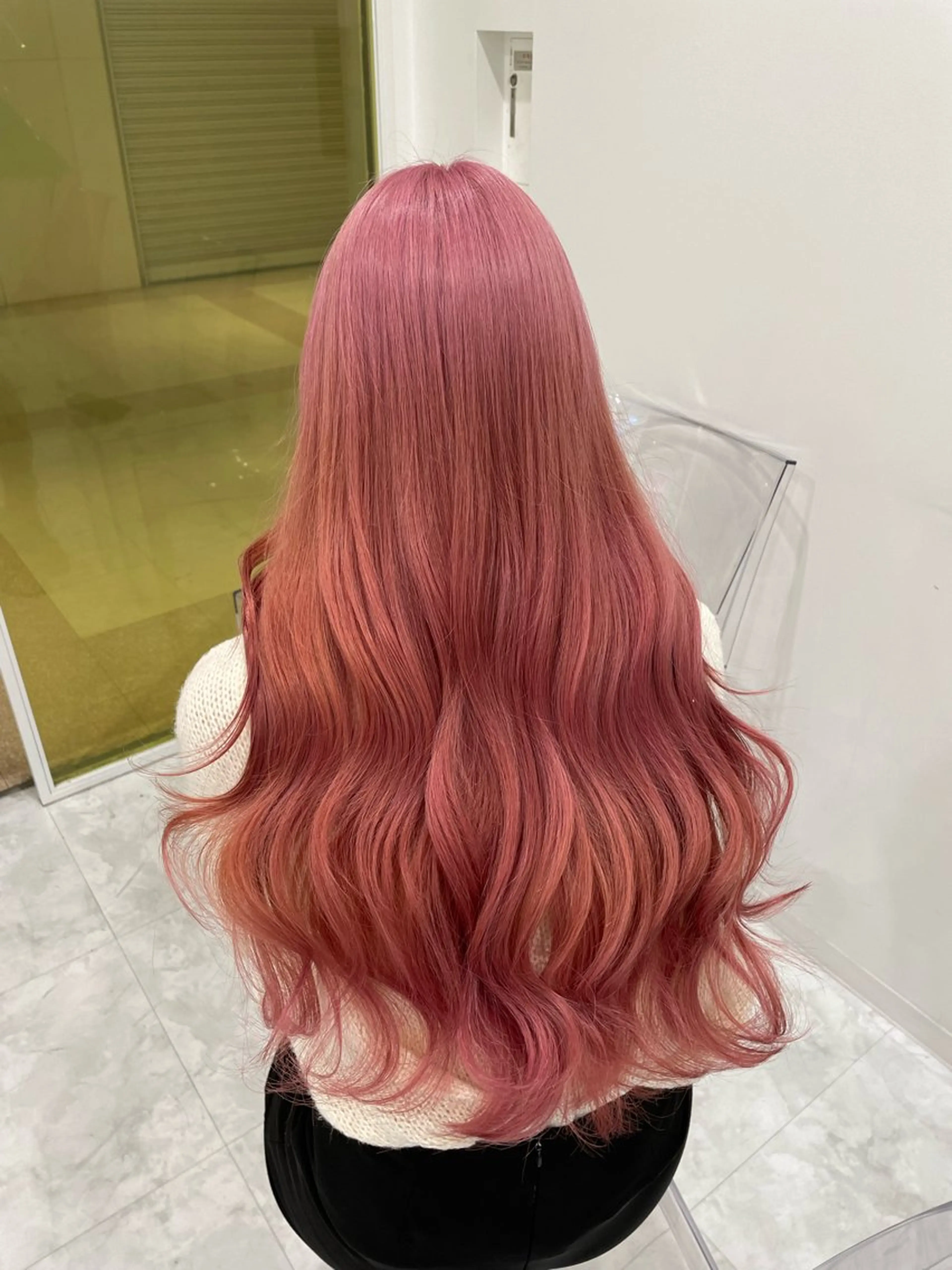 ロング カラー ヘアアレンジ ピンクカラー ヘアカラー トリートメント 韓国レイヤーカット /韓国トレンドカラーのヘアスタイル