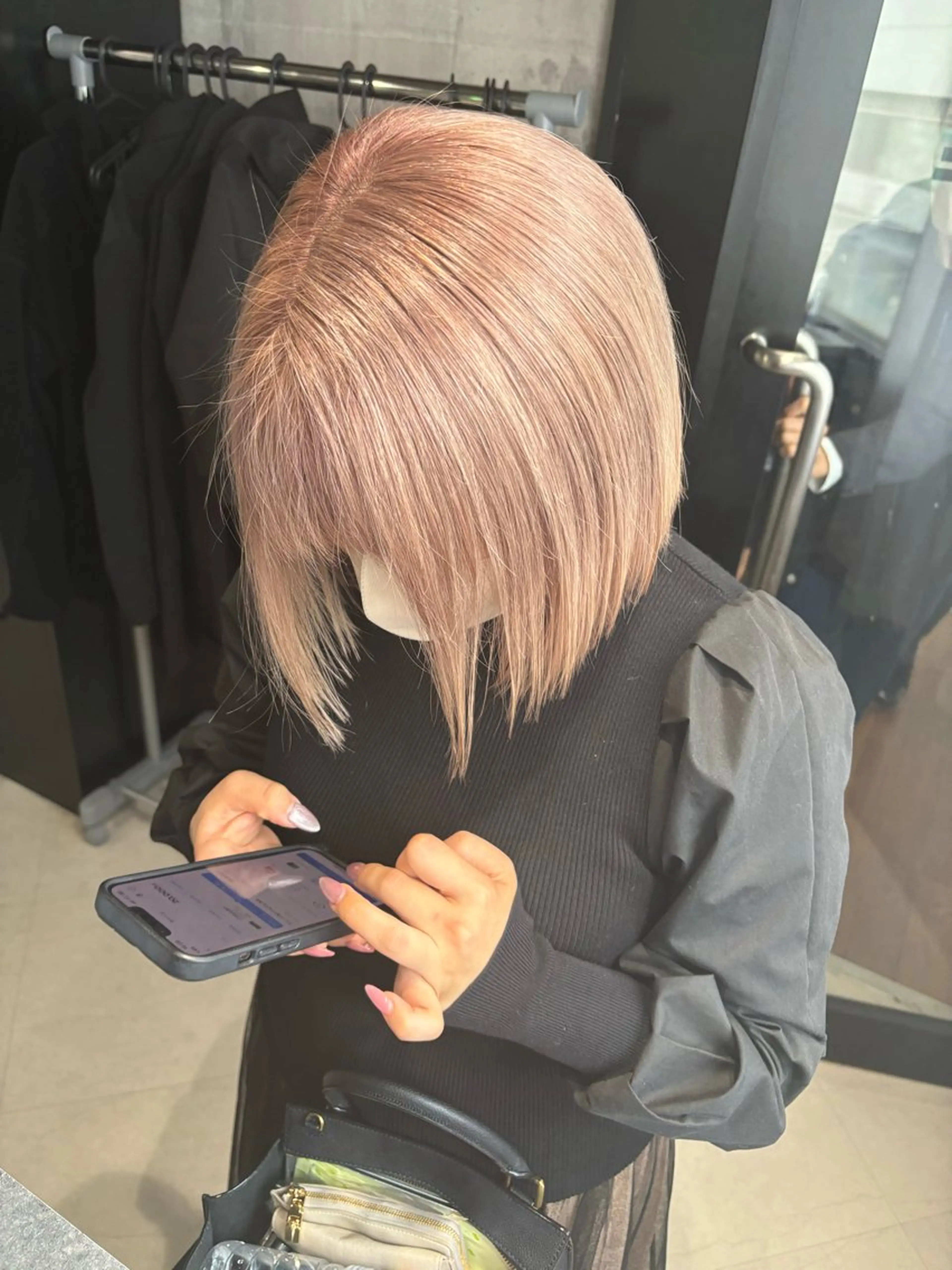 ショート カラー ベージュカラー ミルクティーベージュ カット ヘアカラー トリートメント _white【京橋店】所属・_WHITE / KENTOのヘアスタイル