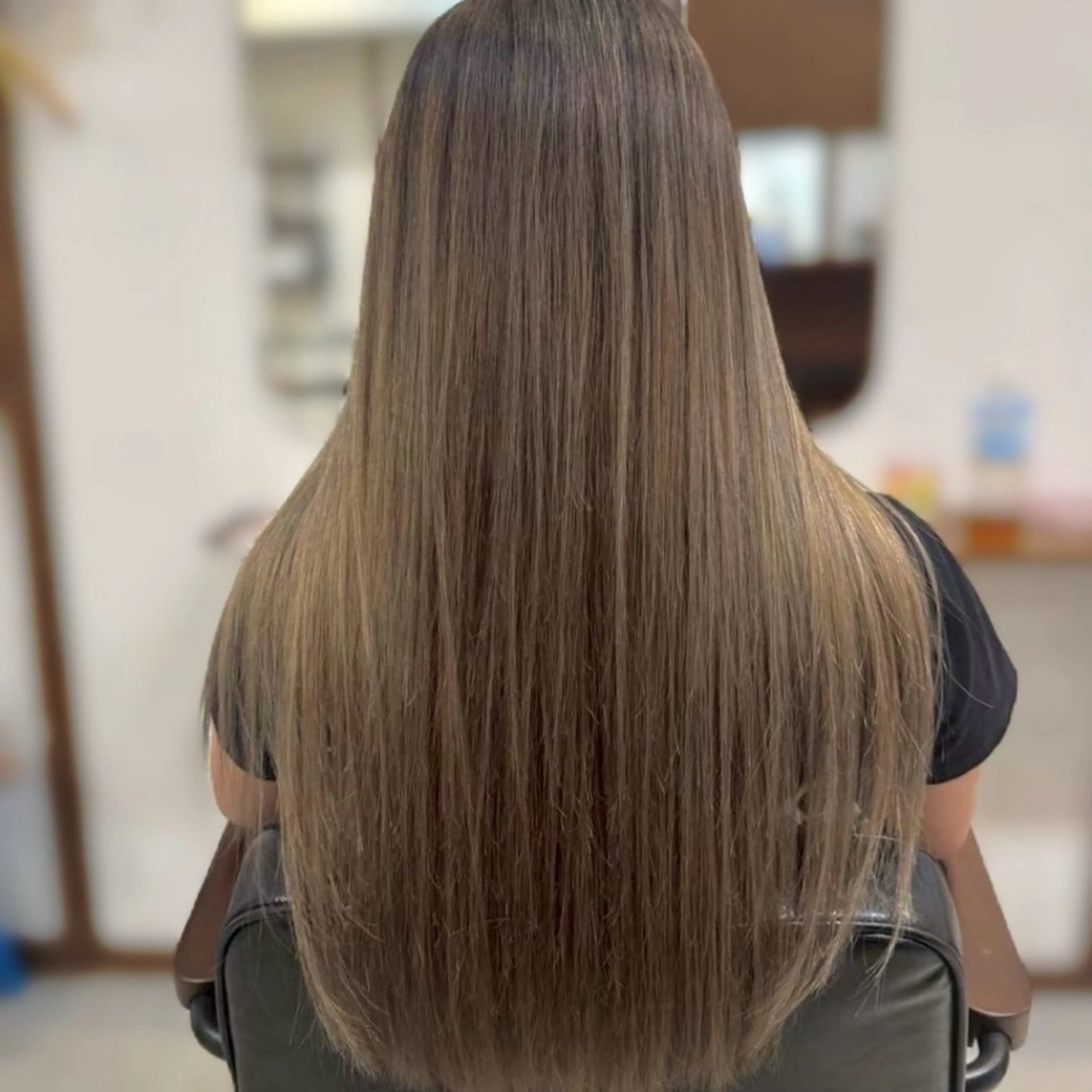 ロング 坂本 璃里杏のヘアスタイル