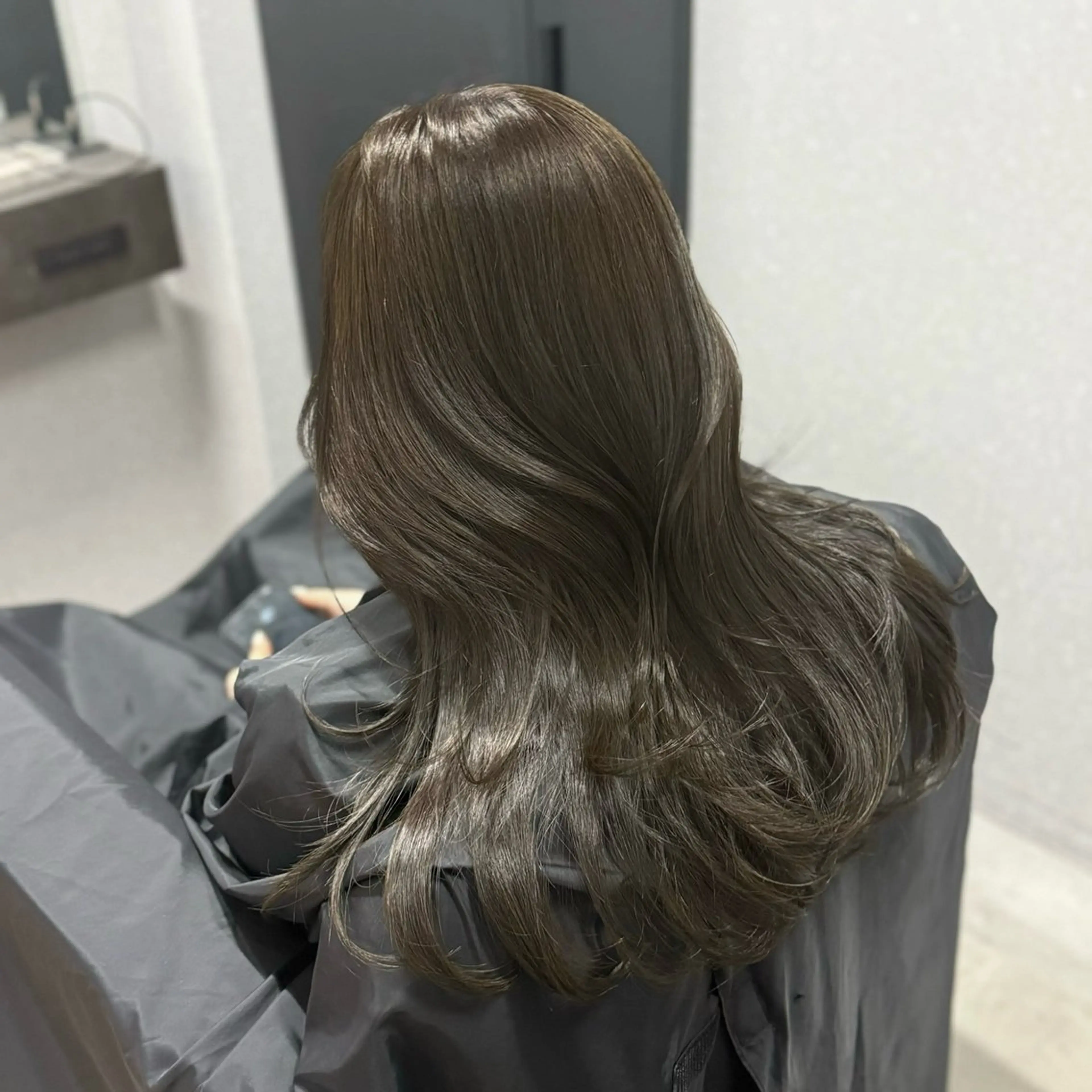 ロング カラー 黒髪 透明感カラー グレージュ オリーブカラー 髪質改善 カット ヘアカラー トリートメント ブリーチなしカラー I 髪質改善Ⅰたつやのヘアスタイル