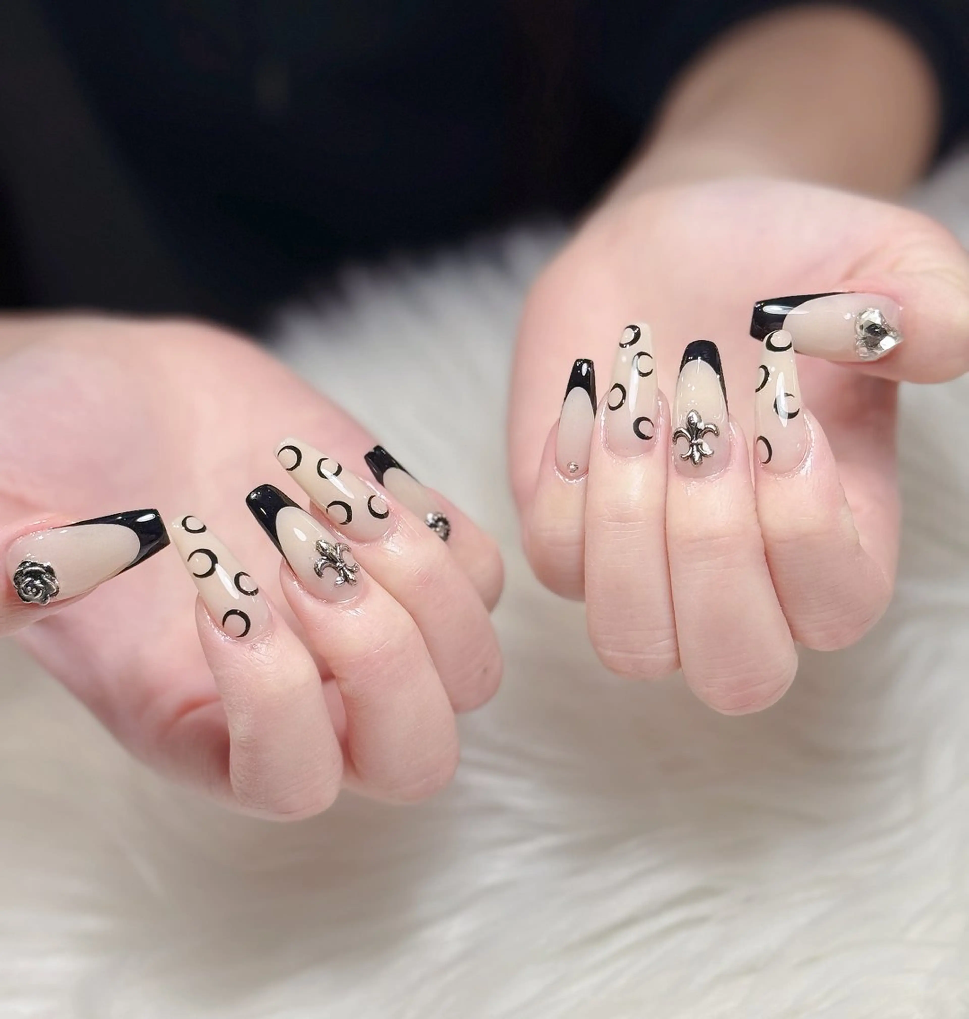 ネイル オーロラネイル チークネイル フットネイル フレンチネイル ジェルネイル ハンドネイル Nichi Nailsのネイルデザイン