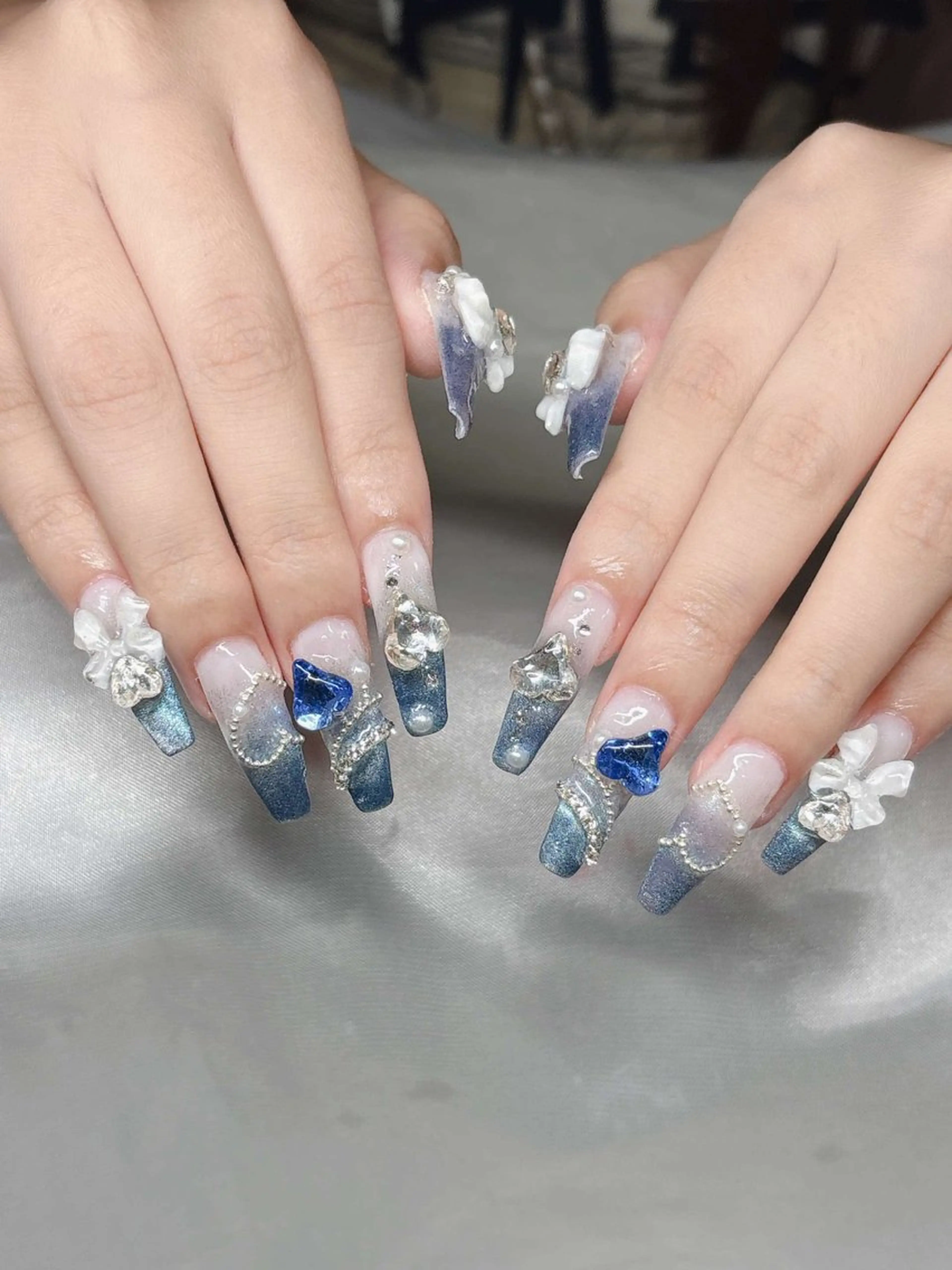 ネイル 長さ出し グラデーション 卒業式 キラキラネイル マグネットネイル ハンドネイル Lee Nailsのネイルデザイン