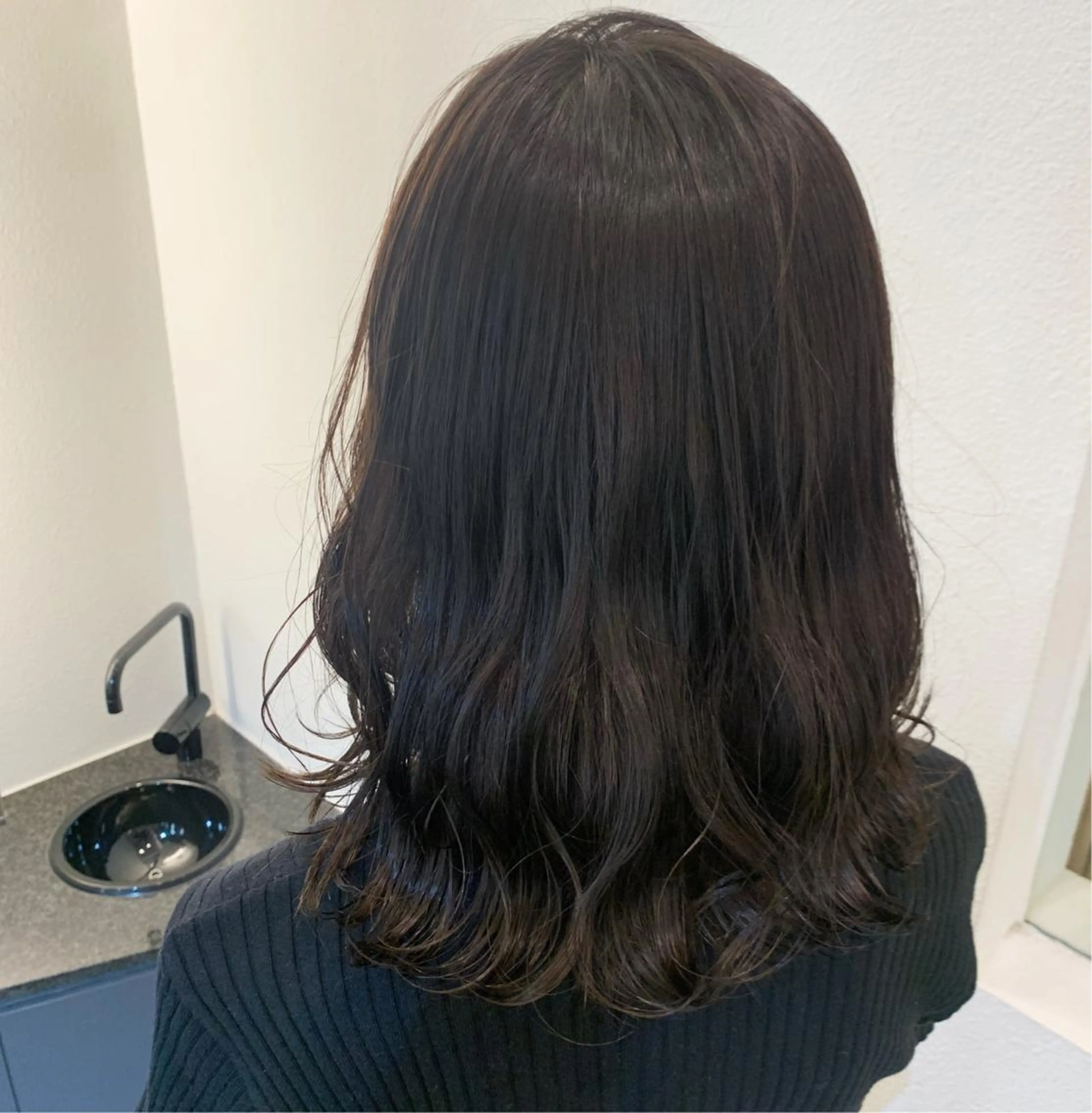 ミディアム カラー 岡野 真歩のヘアスタイル