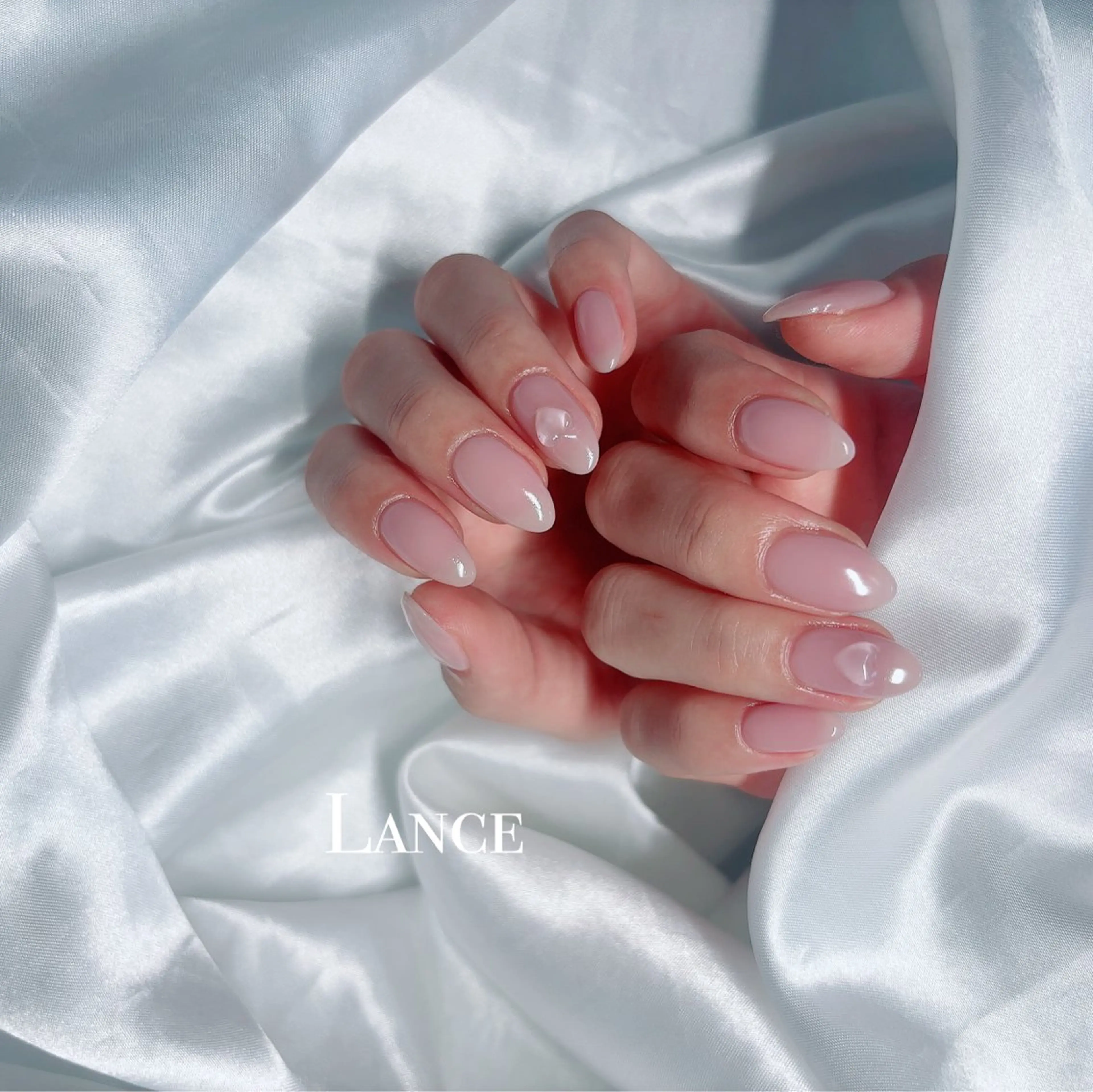 ネイル オーロラネイル フットネイル フレンチネイル キラキラネイル 韓国ネイル ハンドネイル Lance nailのネイルデザイン