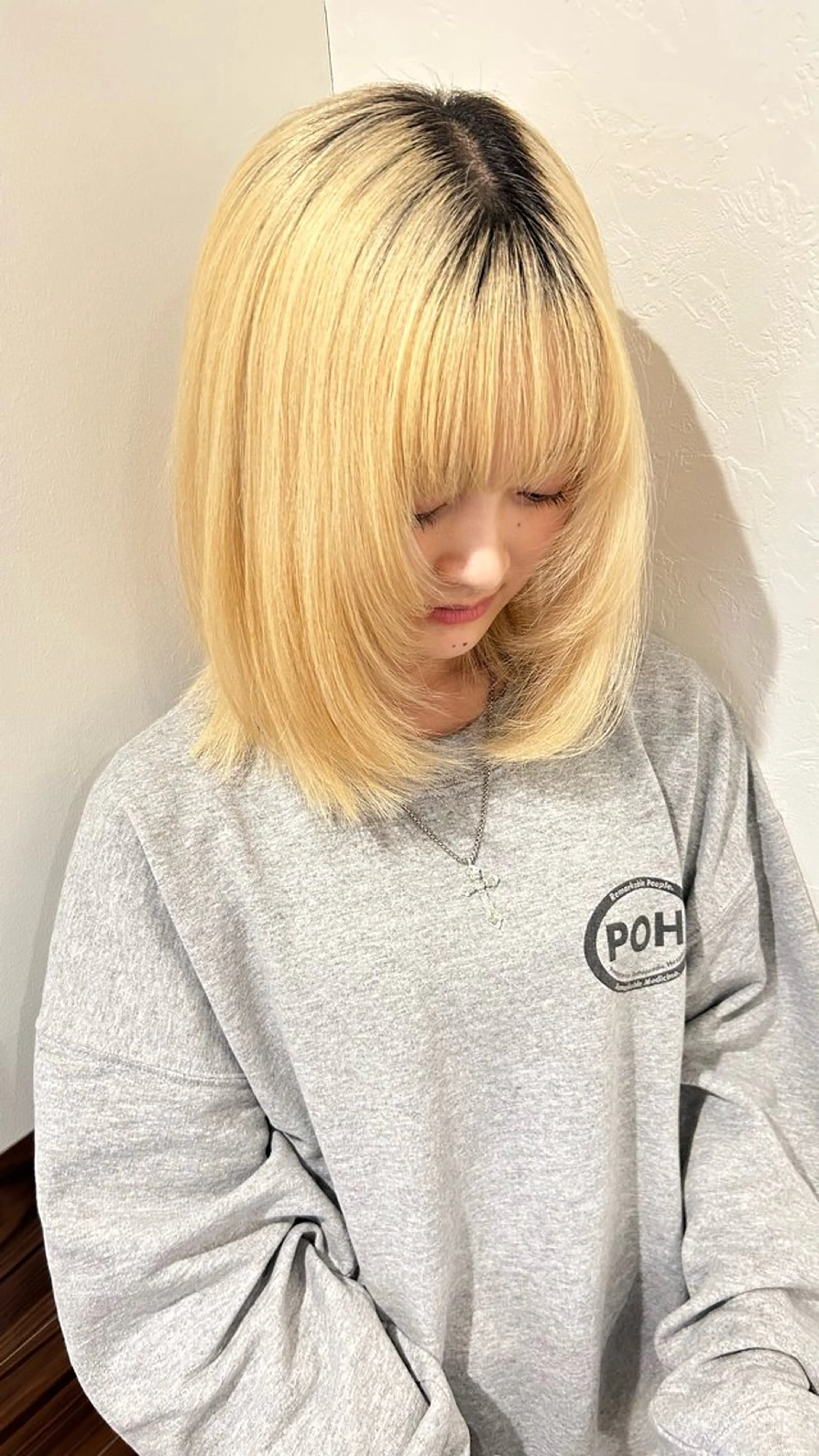 ミディアム 顔まわりレイヤー 顔周りカット レイヤーカット フルヤ ユウキのヘアスタイル