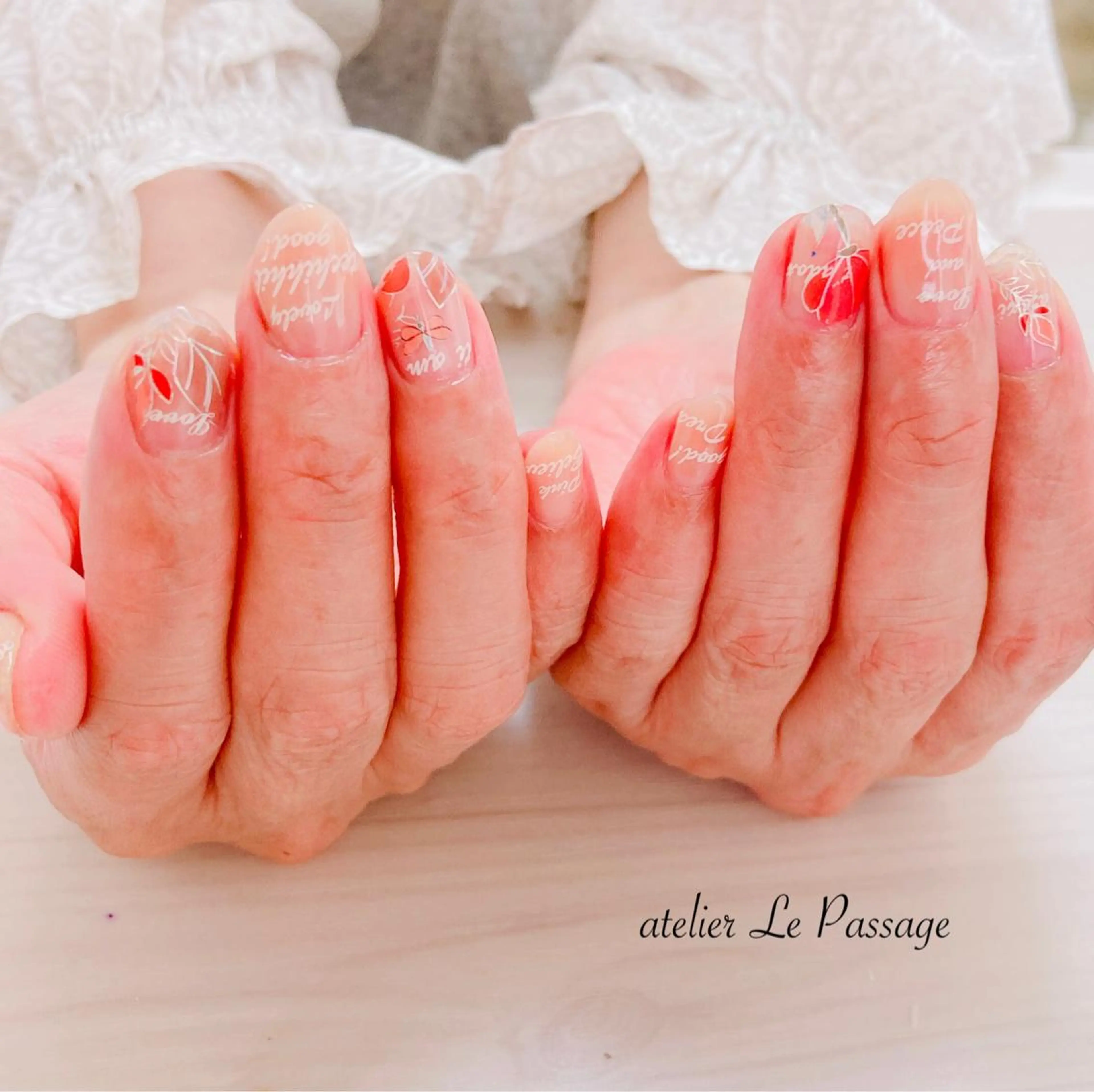 ネイル ジェルネイル キラキラネイル ニュアンスネイル オフィスネイル パラジェル Atelier Le Passage所属・h nakatsukaのネイルデザイン