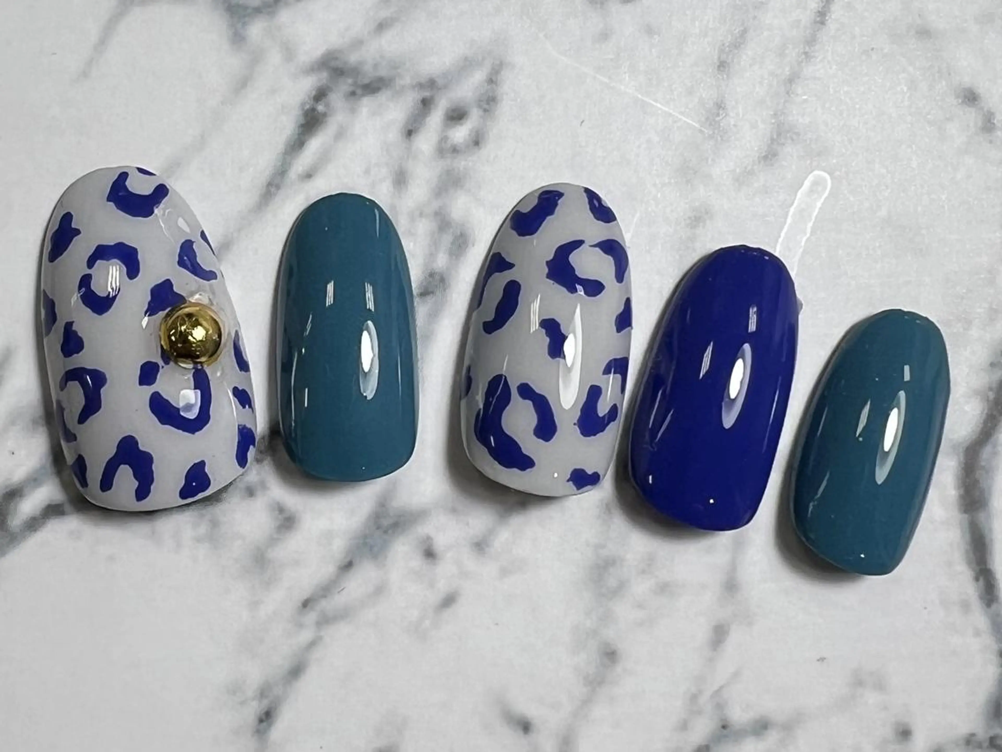 ネイル ❤️💛🩵京橋 痛ネイル⭐️3Dのネイルデザイン