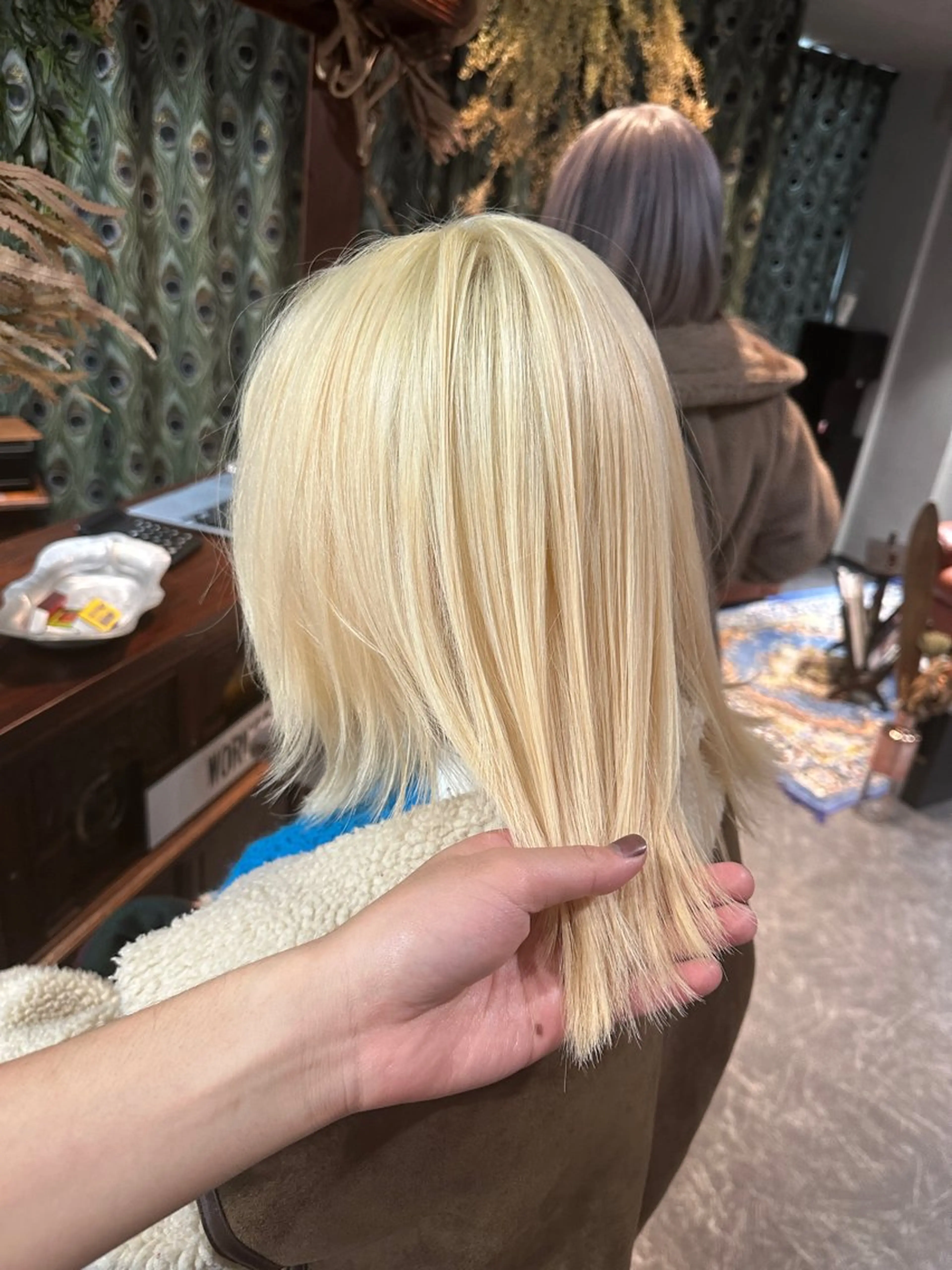 ミディアム カラー ブリーチ ケアブリーチ ダブルカラー ハイライトカラー ハイトーンカラー ヘアカラー トリートメント レイヤーブリーチ特化 ホワイト専門/岸のヘアスタイル