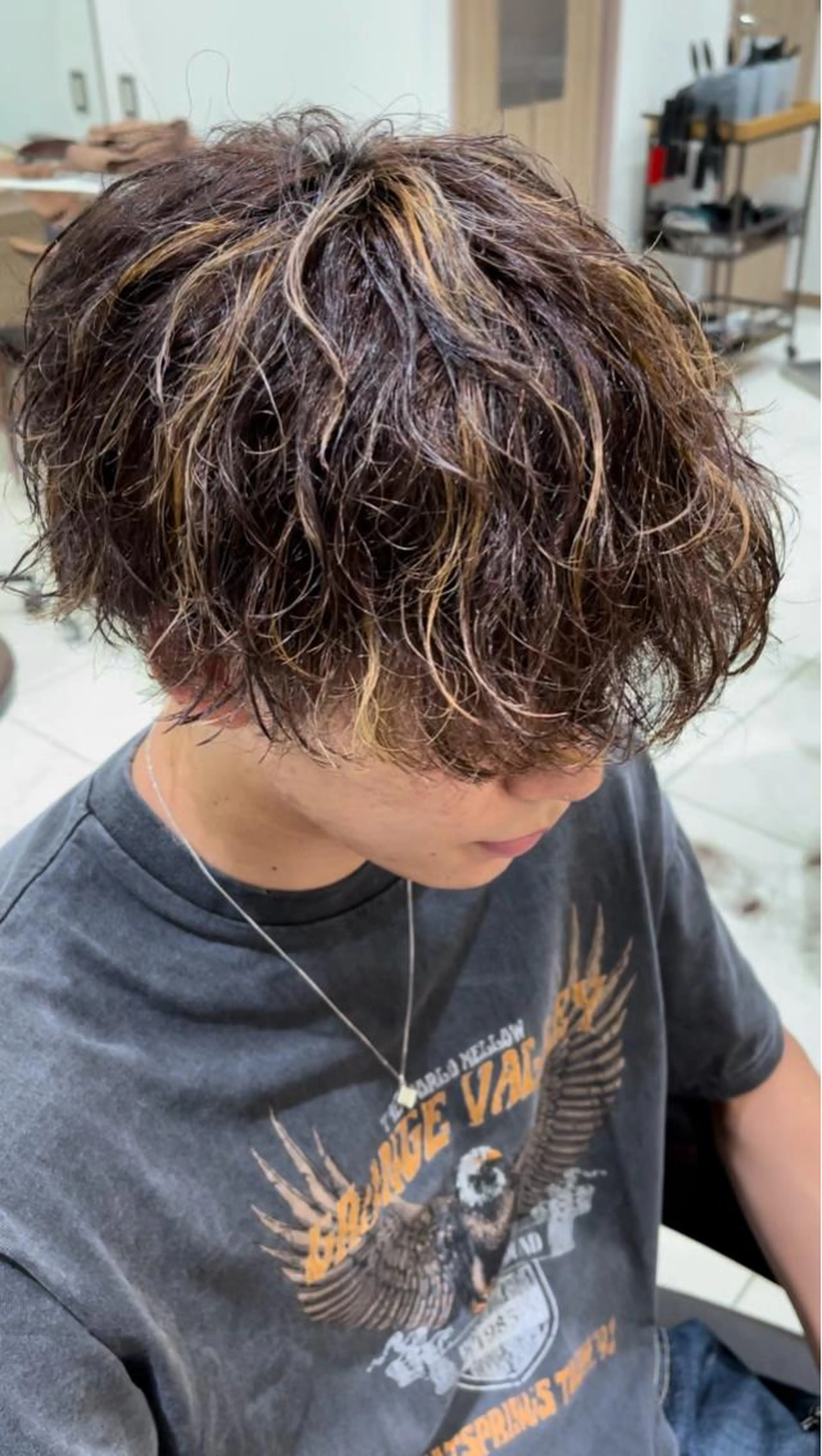 メンズカット＋各種スパイラルパーマ＋ハイライト＋トリートメントの写真