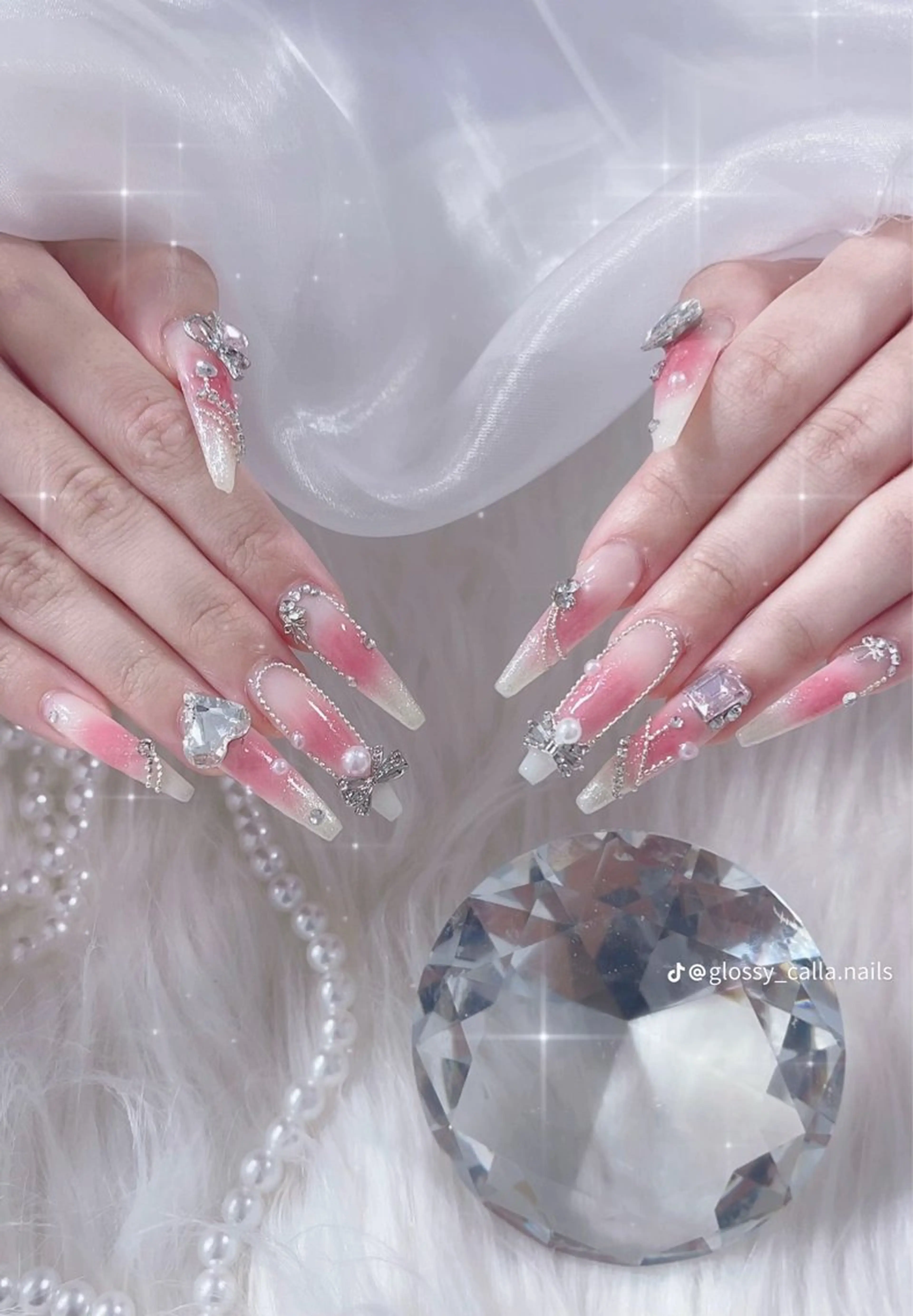 ネイル チークネイル フラッシュネイル フラワーネイル フットネイル ジェルネイル ハンドネイル LilyLala Nailsalonのネイルデザイン