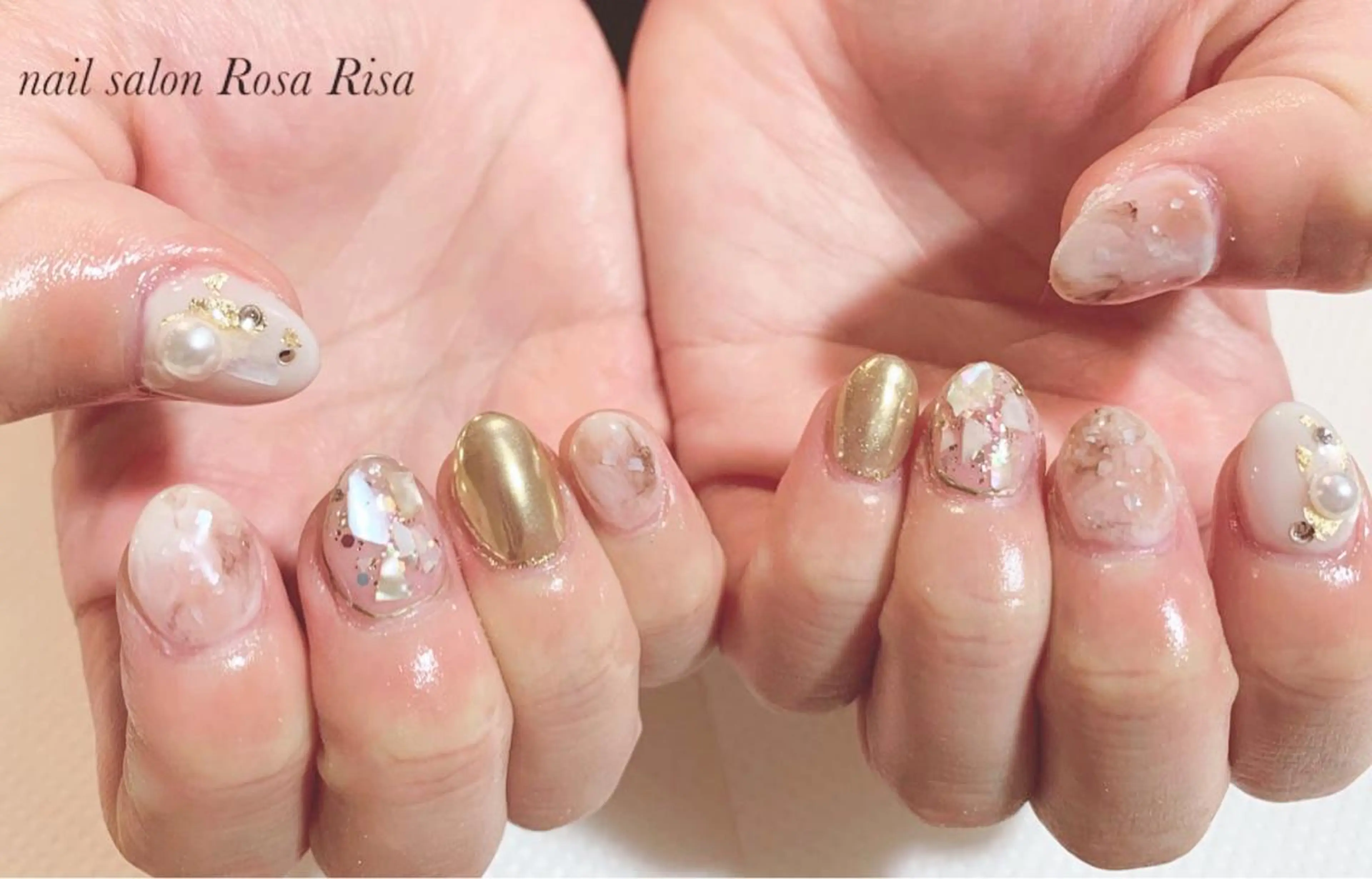ミディアム ネイル ニュアンスネイル ハンドネイル ネイルスタジオ シェイクユアハンズのネイルデザイン
