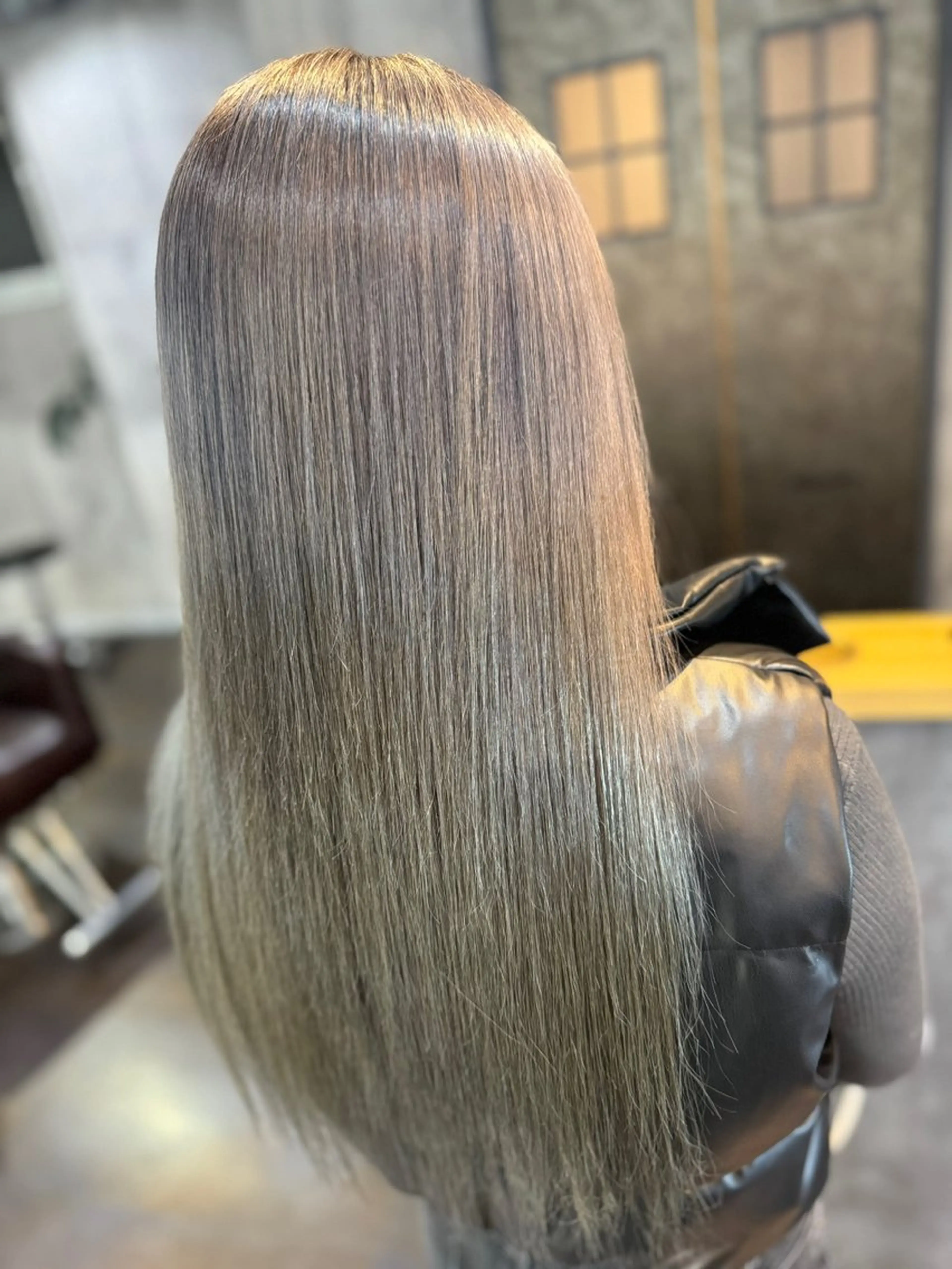 ロング カラー ヘアアレンジ シールエクステ バレイヤージュ ダブルカラー グラデーションカラー ハイライトカラー ミルクティーハイトー ン💖Mikaのヘアスタイル