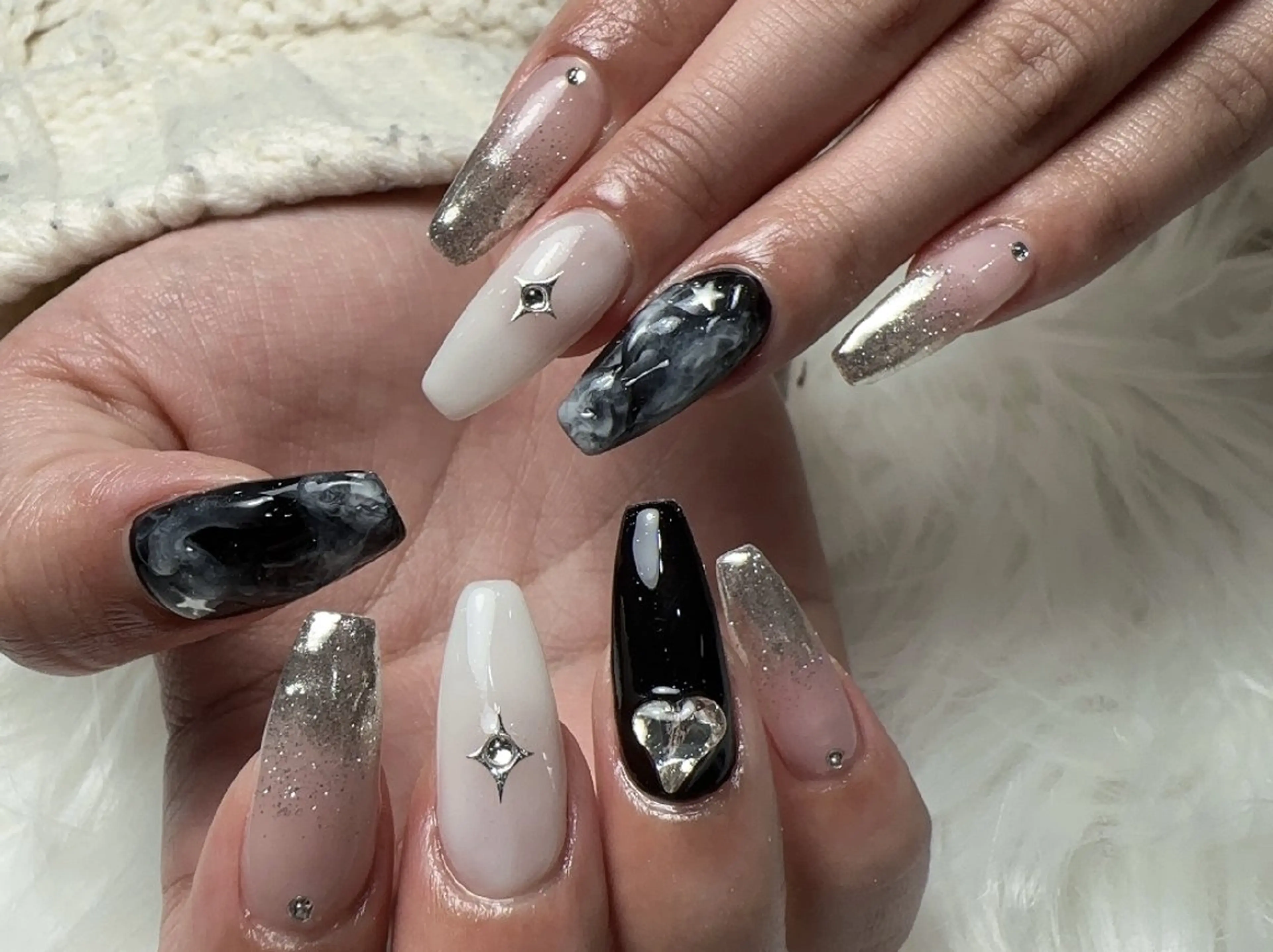 ネイル ハート ハンドネイル UM Nail Salonのネイルデザイン