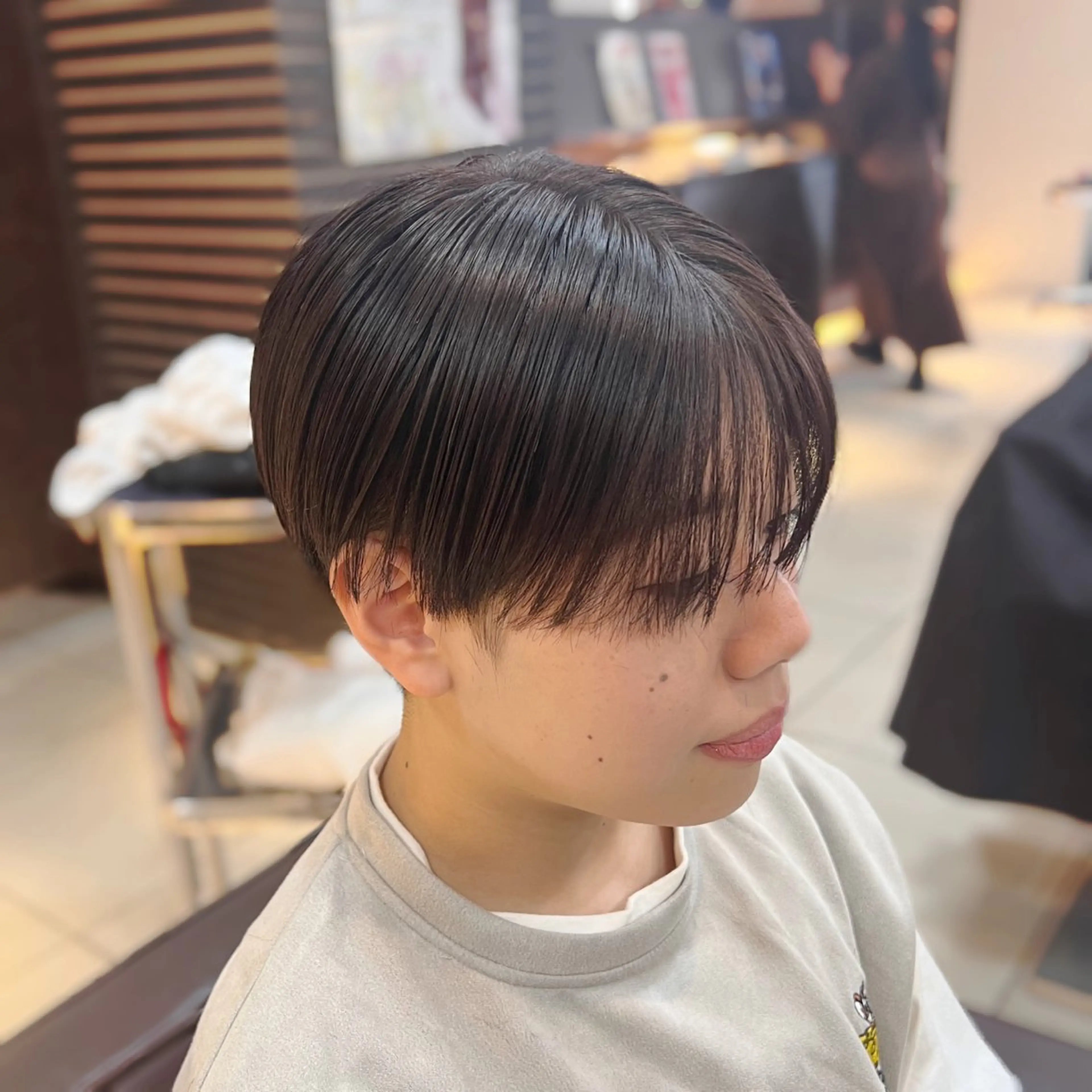 ショート カラー メンズ カット ヘアカラー 🩵ハイトーン🩵 緒方美柚のヘアスタイル