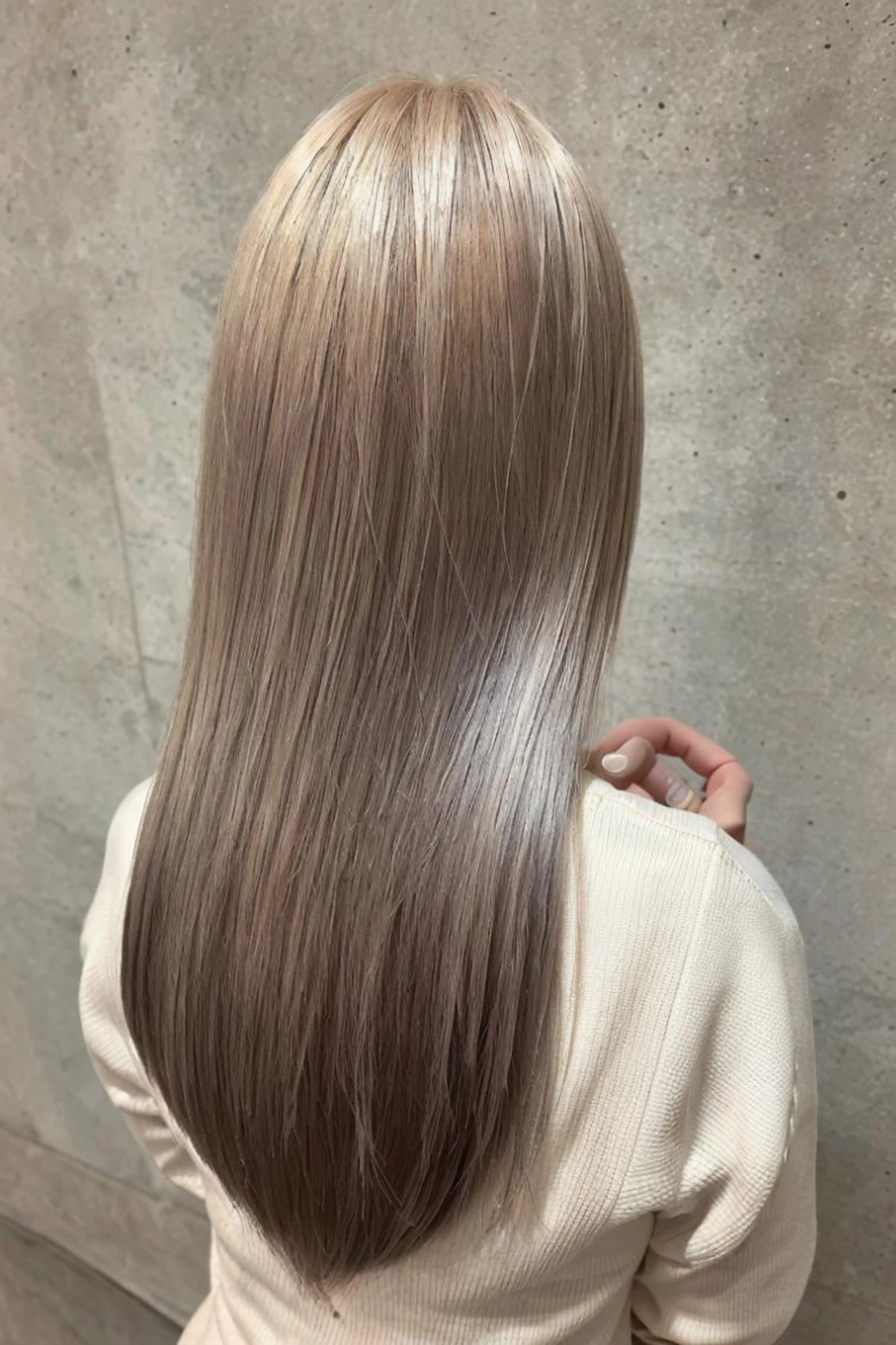 ブリーチ毛でも縮毛矯正可能🙆‍♀️話題の【髪質改善ストレート】の写真