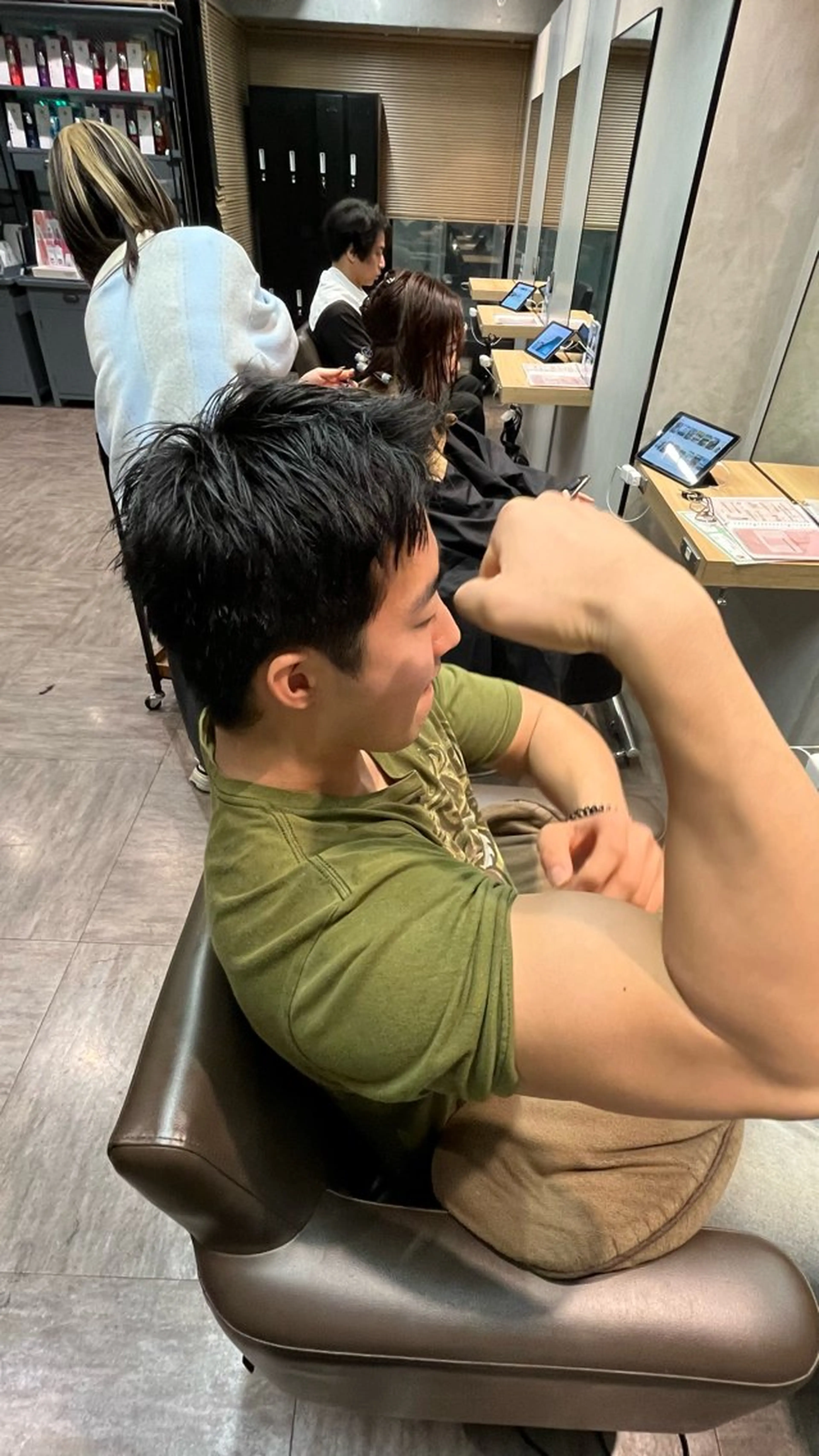 メンズ カット ヘッドスパ メンズカット パーマ飯野友喜のヘアスタイル