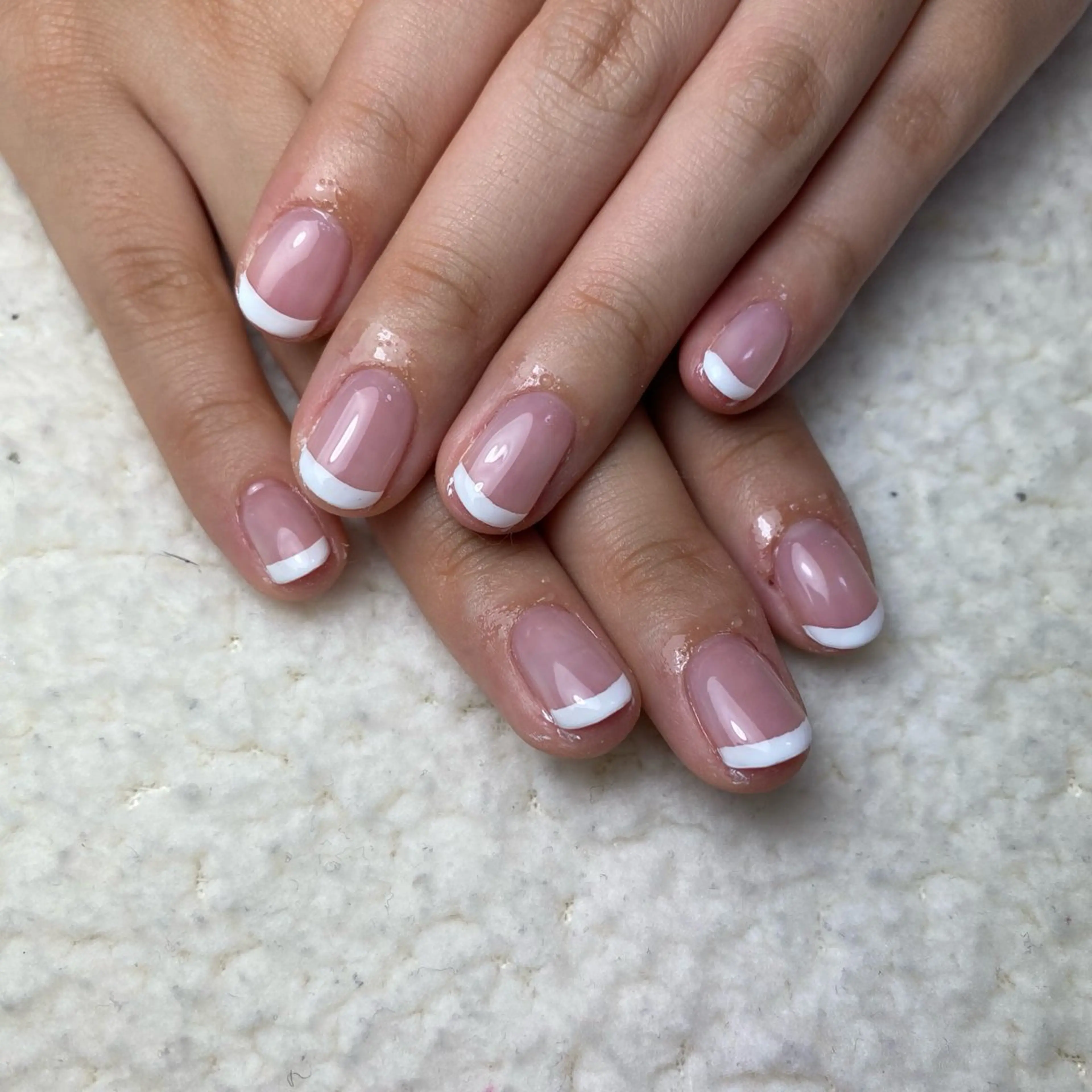 ネイル フレンチネイル ホワイト ハンドネイル COCO+所属・COCO +のエステ・リラクイメージ