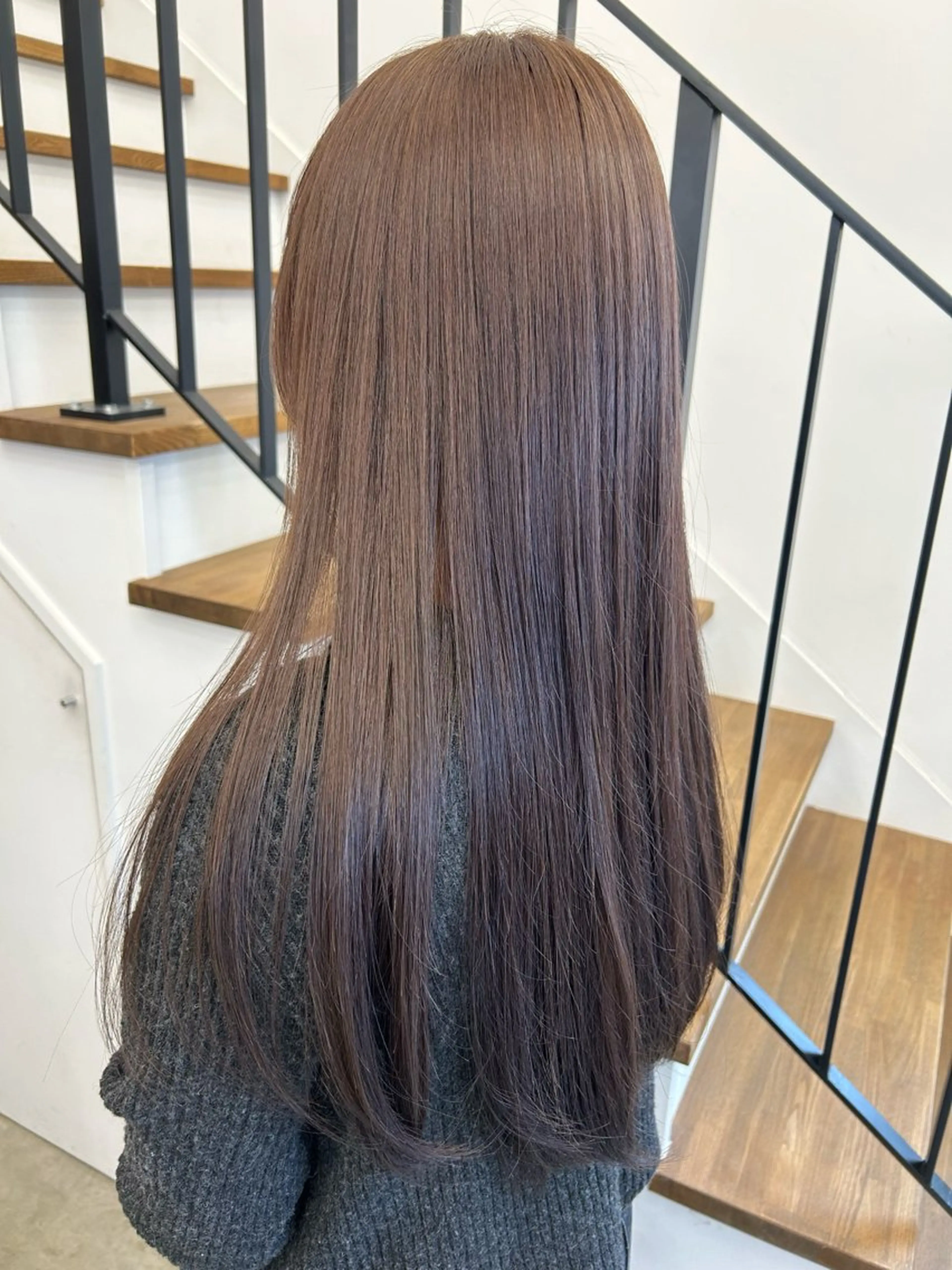 ロング ヘアカラー 本澤 朋香のヘアスタイル