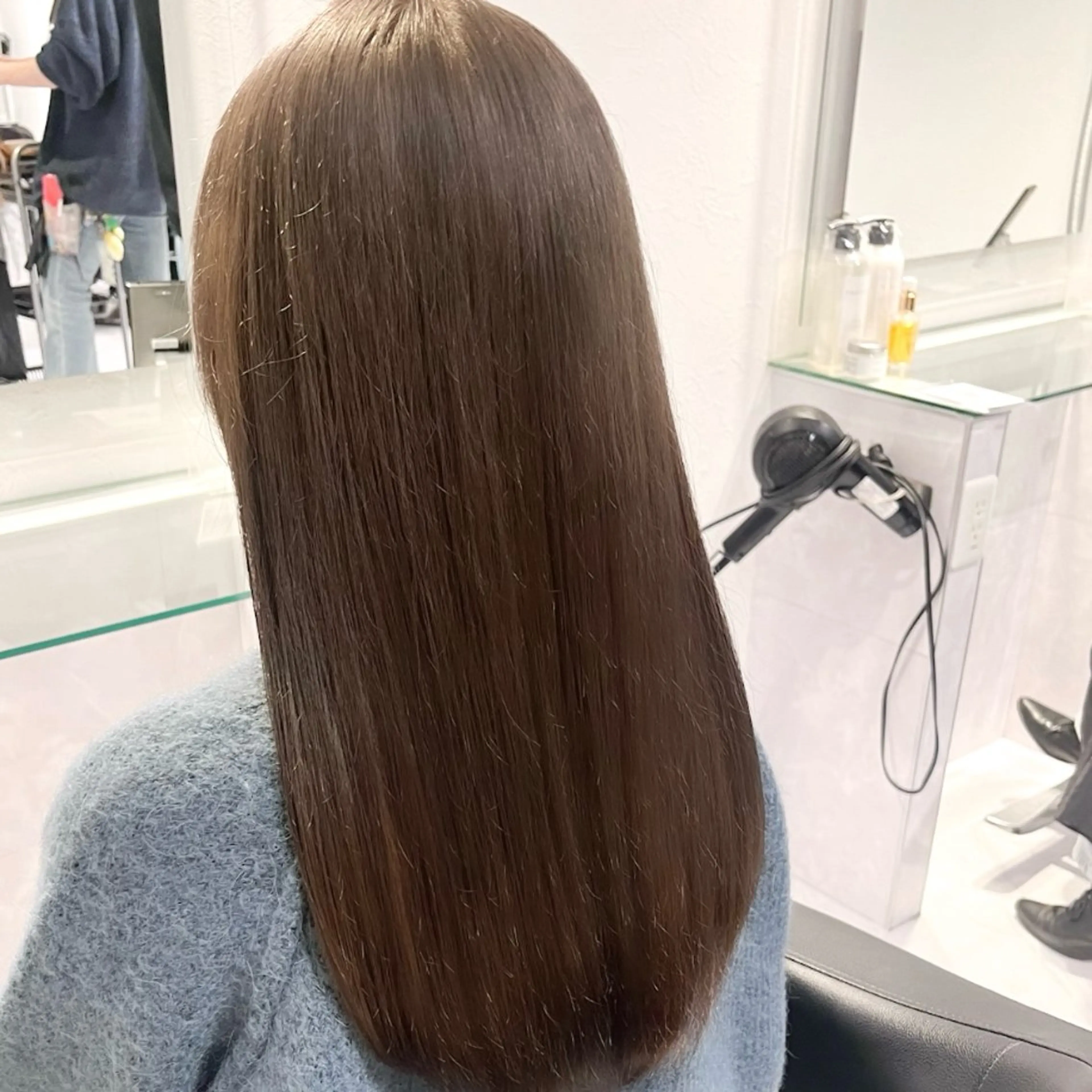 ロング カラー 🫧うる艶トレンド 🫧透明感カラーのヘアスタイル