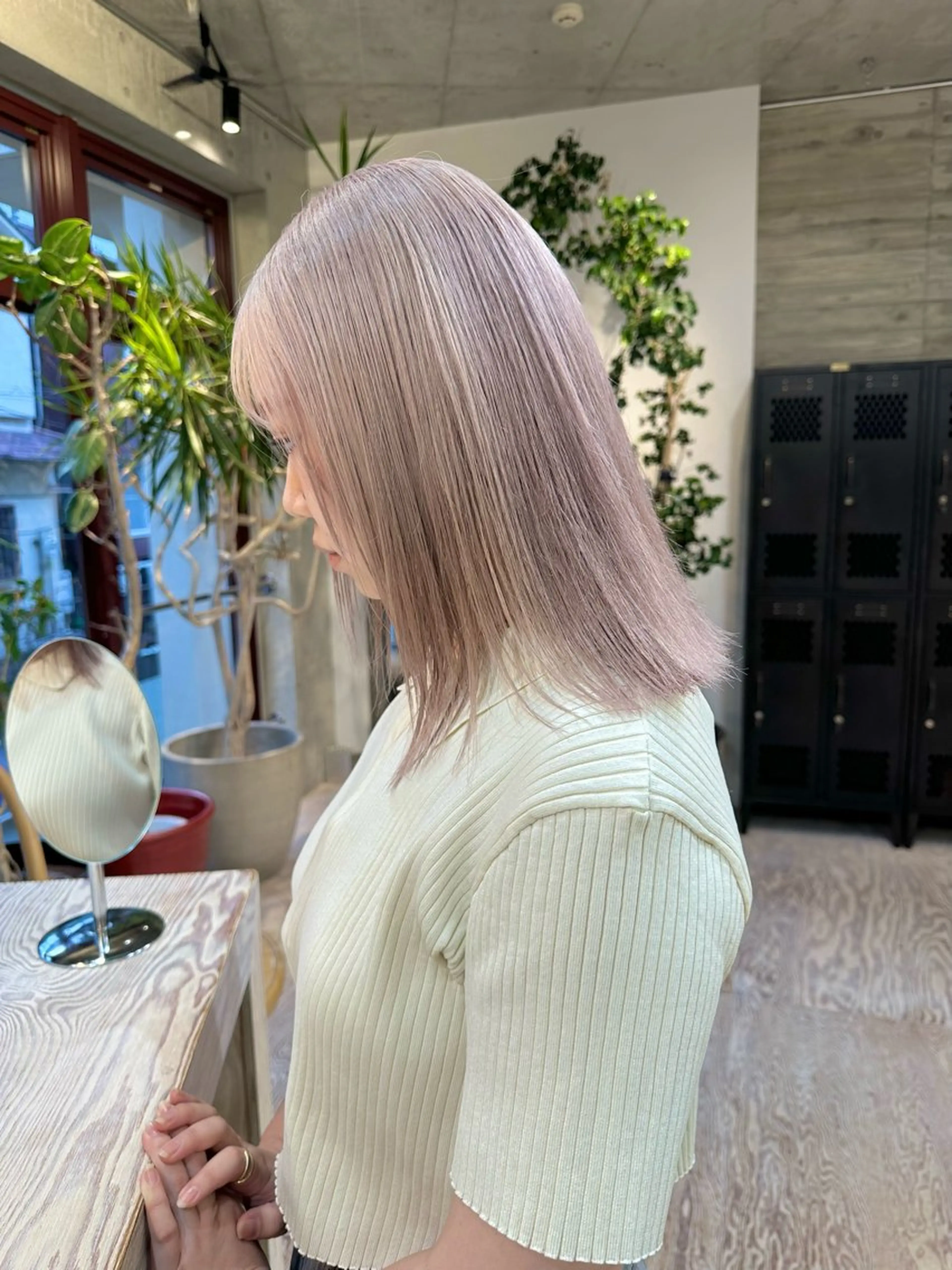 ミディアム カラー ハイトーンカラー ヘアカラー トリートメント kai .のヘアスタイル