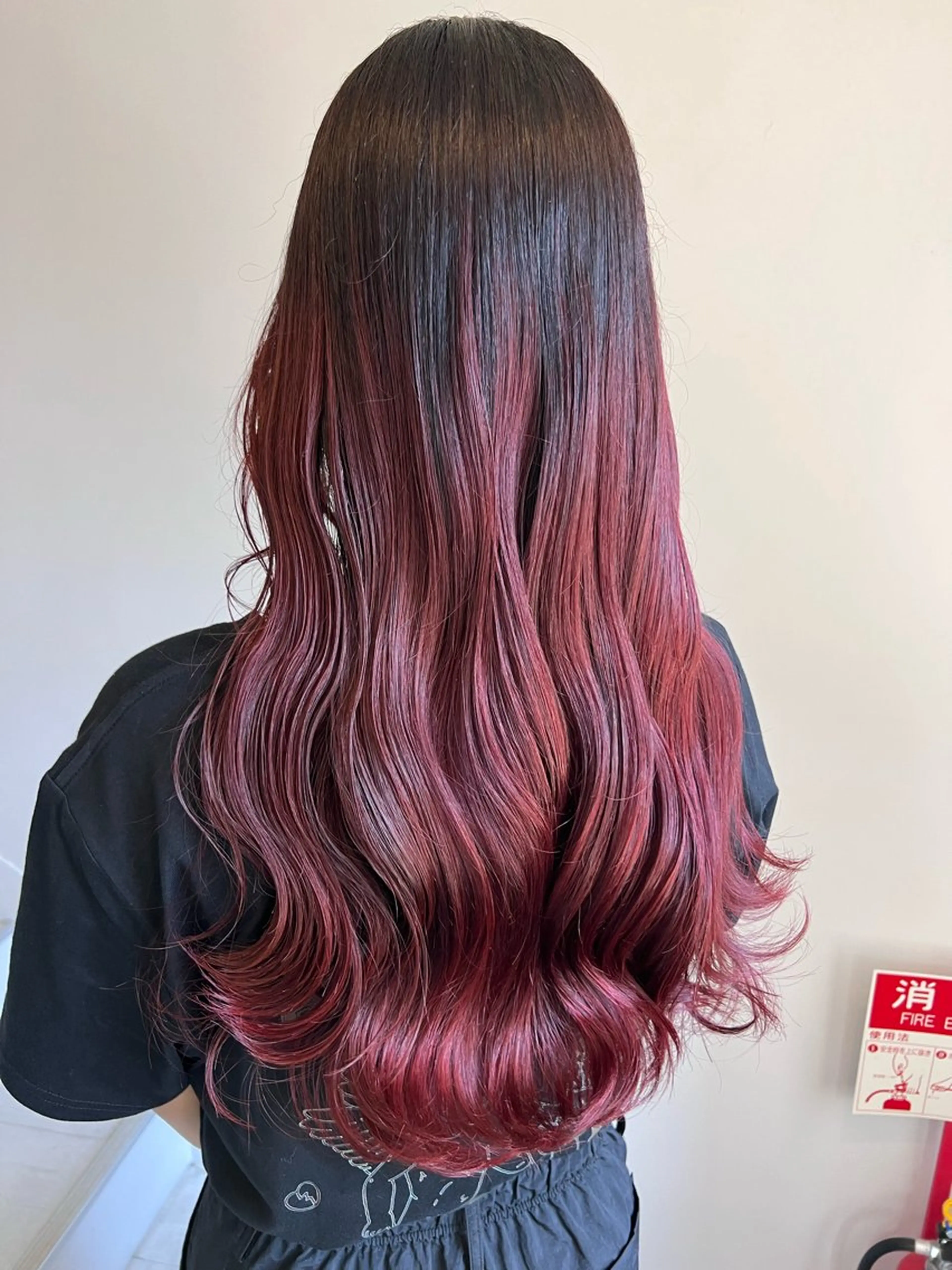 ロング カラー ボルドーカラー グラデーションカラー レッドカラー TETE所属・chloe 【クロエ】のヘアスタイル