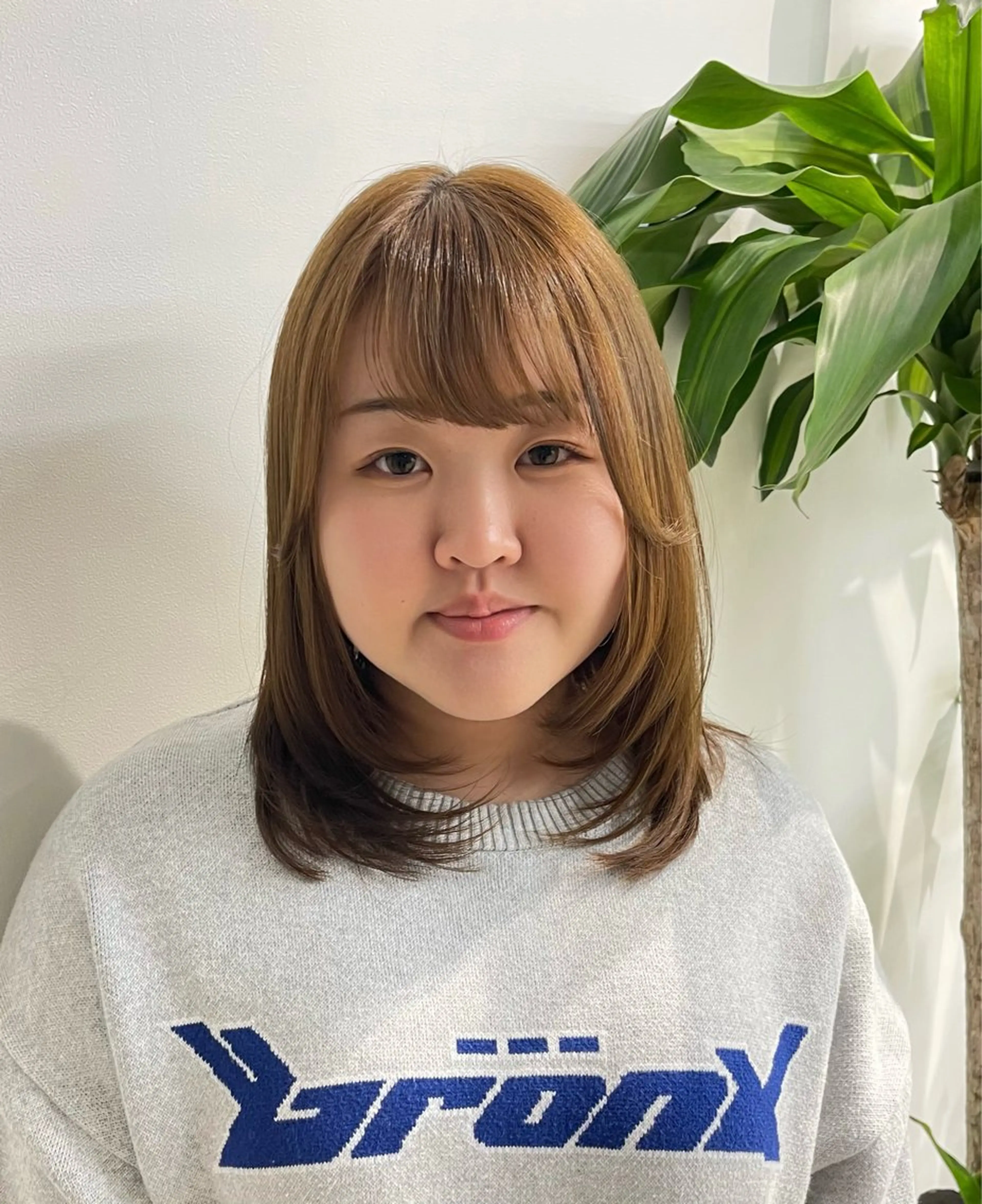 ミディアム 遠藤 麻衣のヘアスタイル