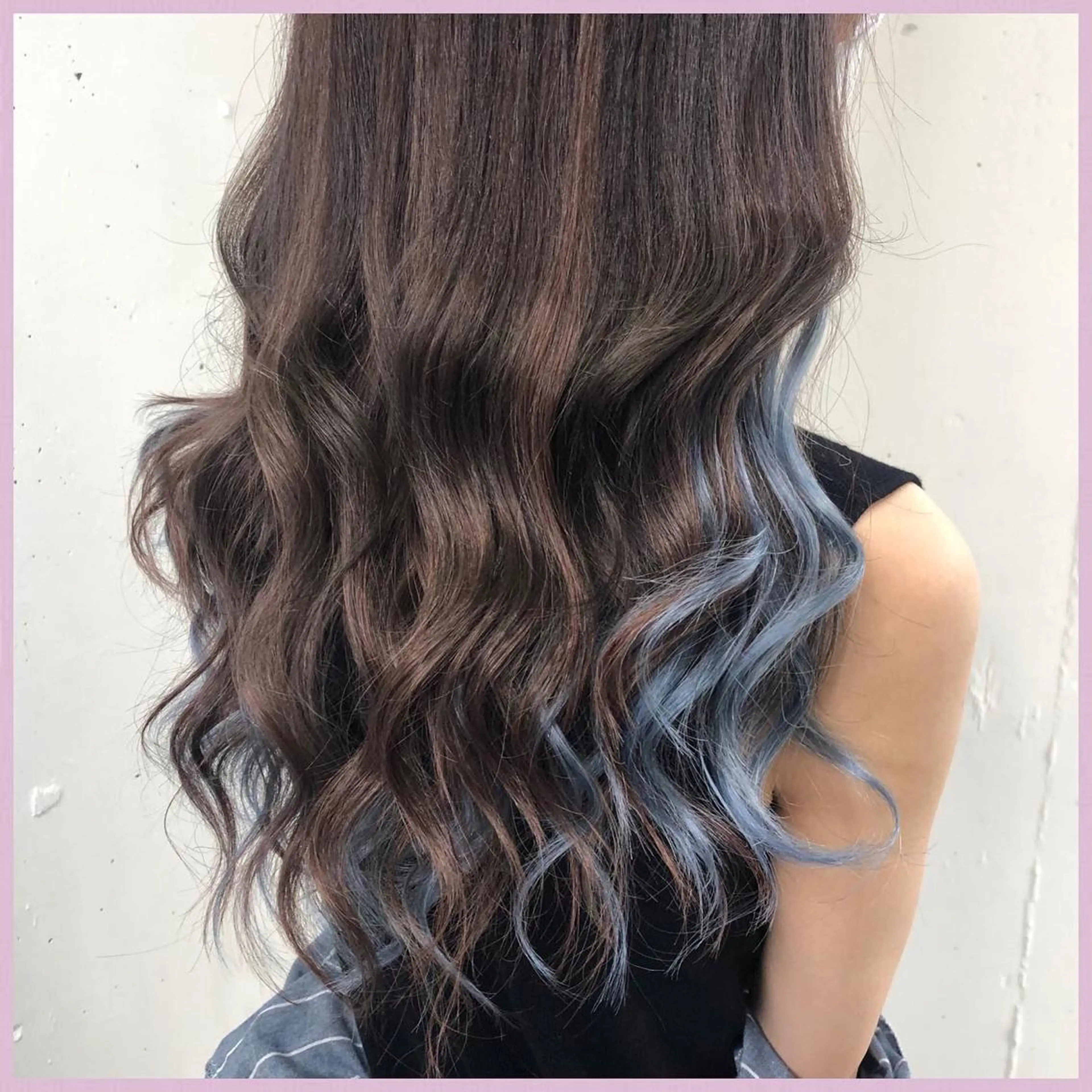 ロング カラー ヘアアレンジ 編み込みエクステ シールエクステ ベージュカラー イヤリングカラー インナーカラー カット ヘアカラー トリートメント エクステ ヘアセット 八巻 晴香のヘアスタイル