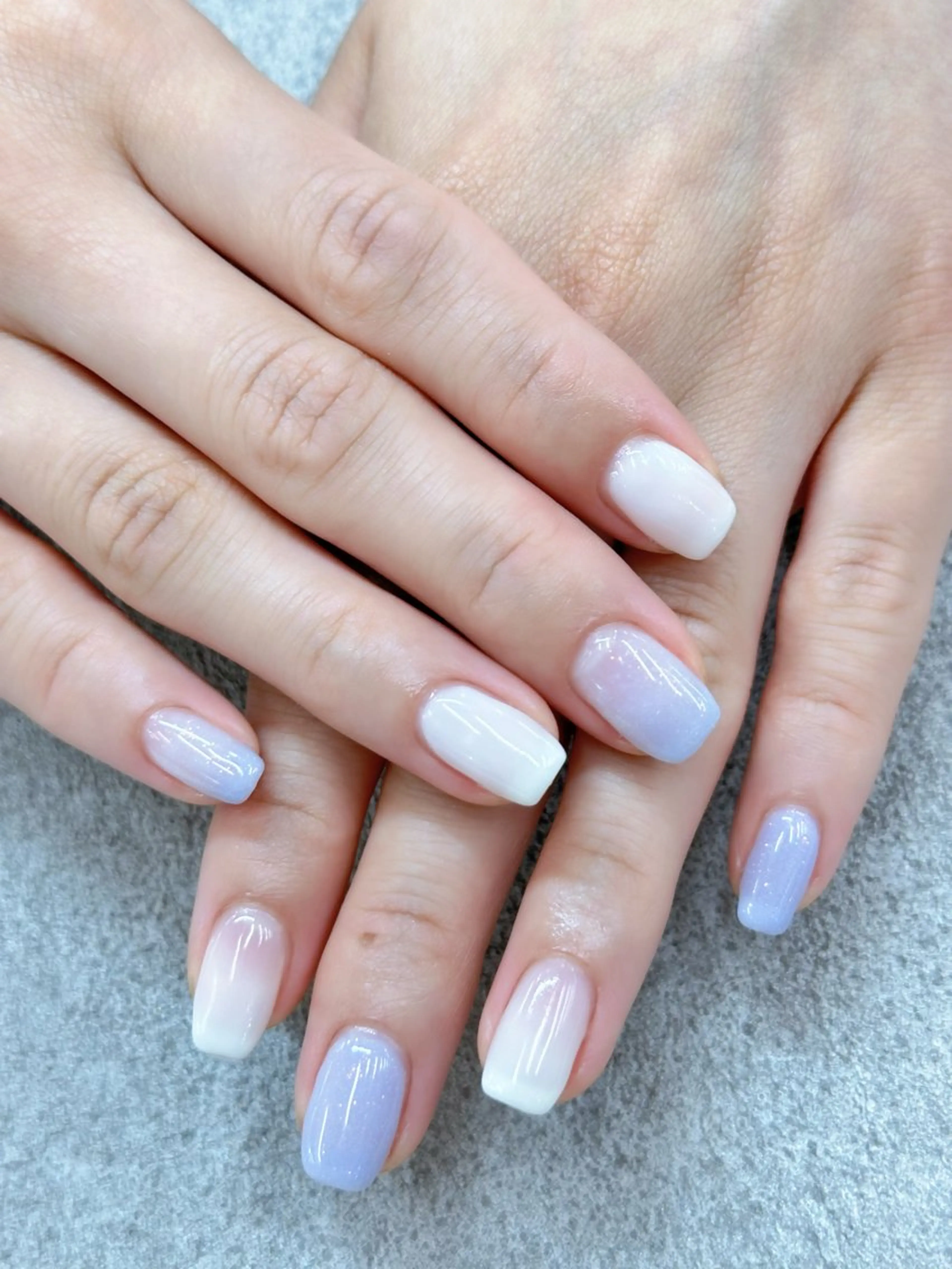 ネイル ブルー グラデーション パステルネイル パープル ホワイト MAXKELLY MEGUMIのネイルデザイン