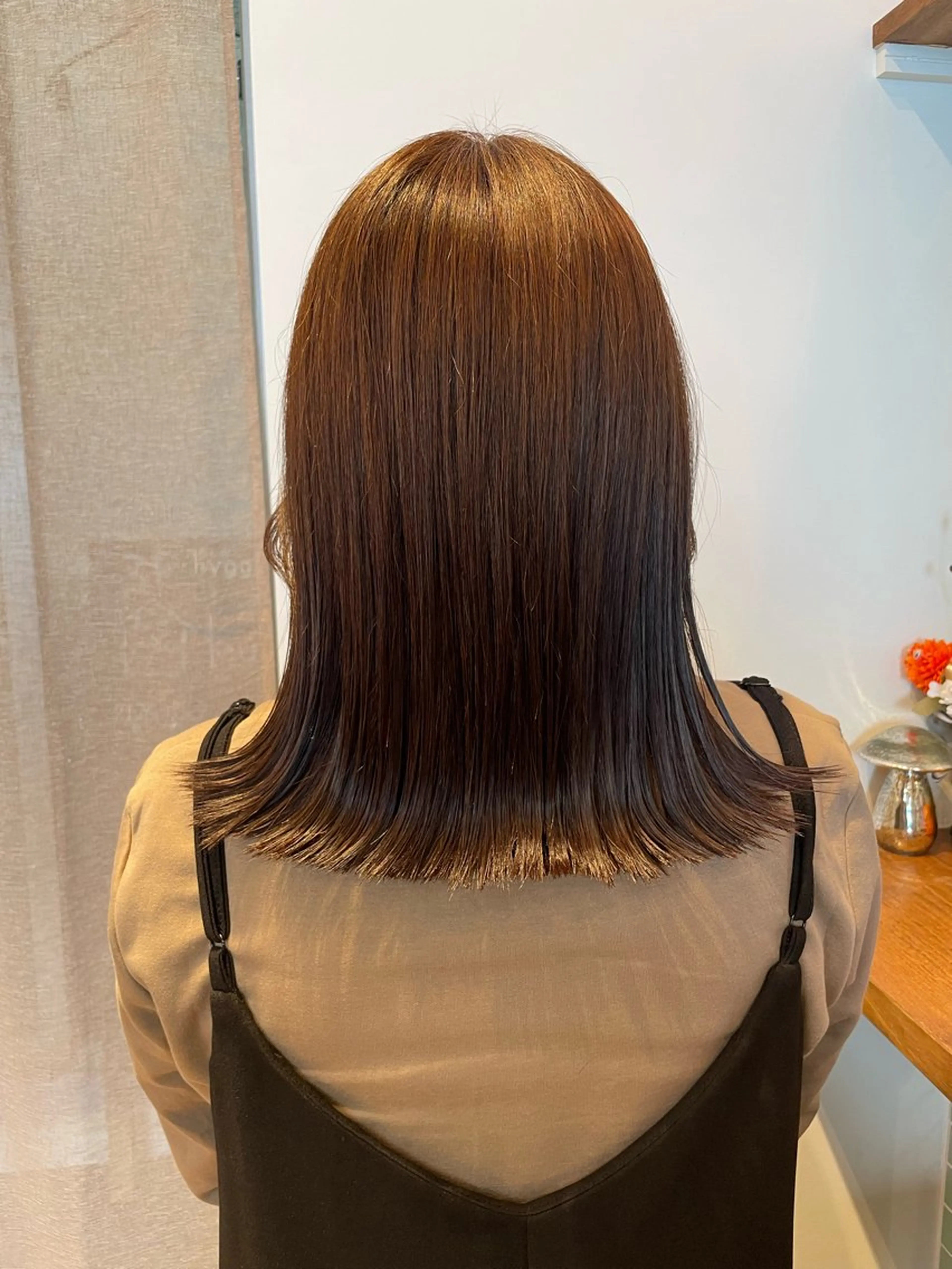 ミディアム ボブ 切りっぱなしロブ hygge　元住吉店所属・望月 千絵のヘアスタイル