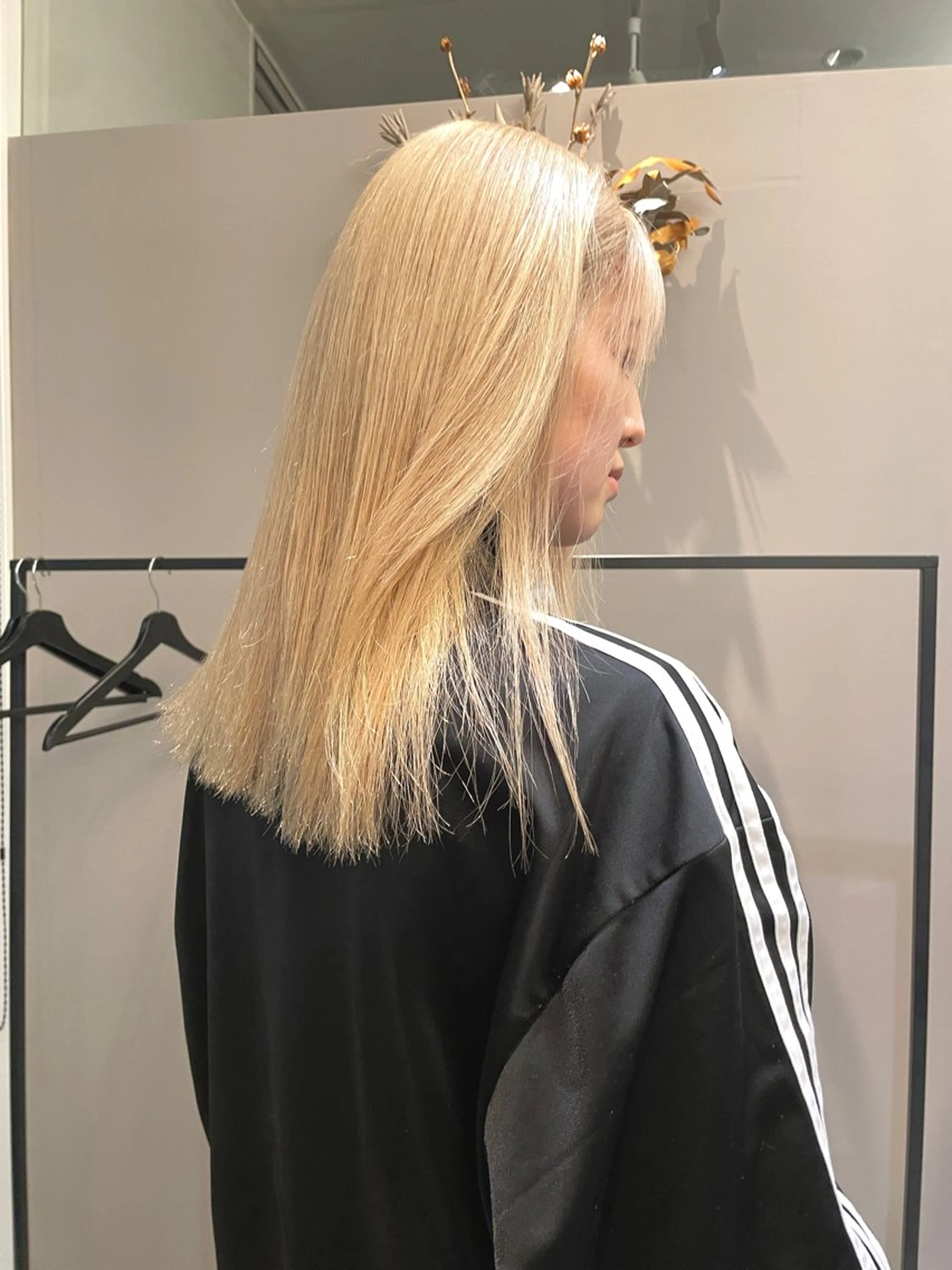 セミロング カラー ベージュカラー ブリーチ ホワイトベージュ niil所属・REINA /niil/女性限定のヘアスタイル