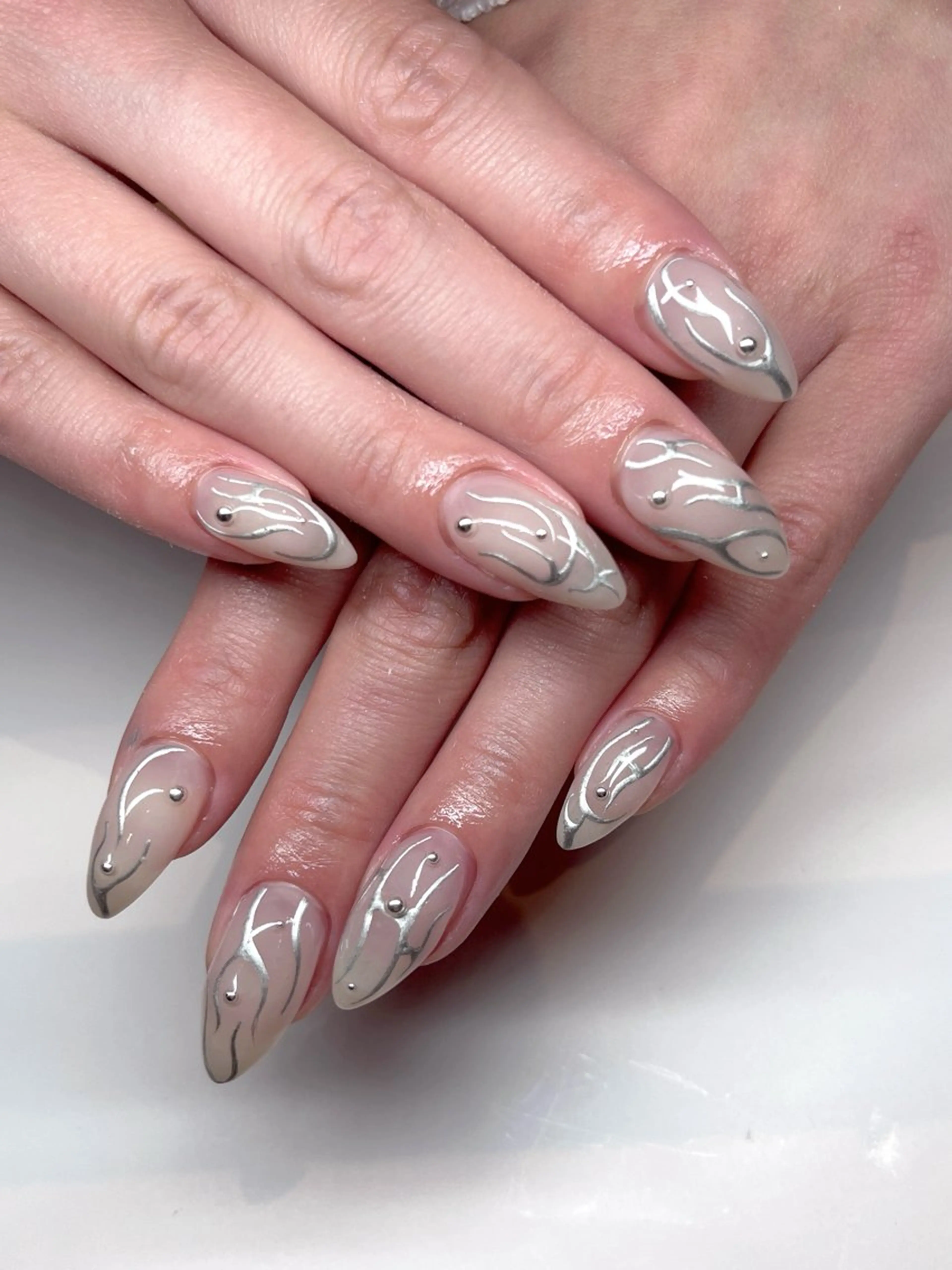 ネイル ハンドネイル moca  心斎橋店所属・moca心斎橋店 Aina🐈‍⬛🤍のネイルデザイン