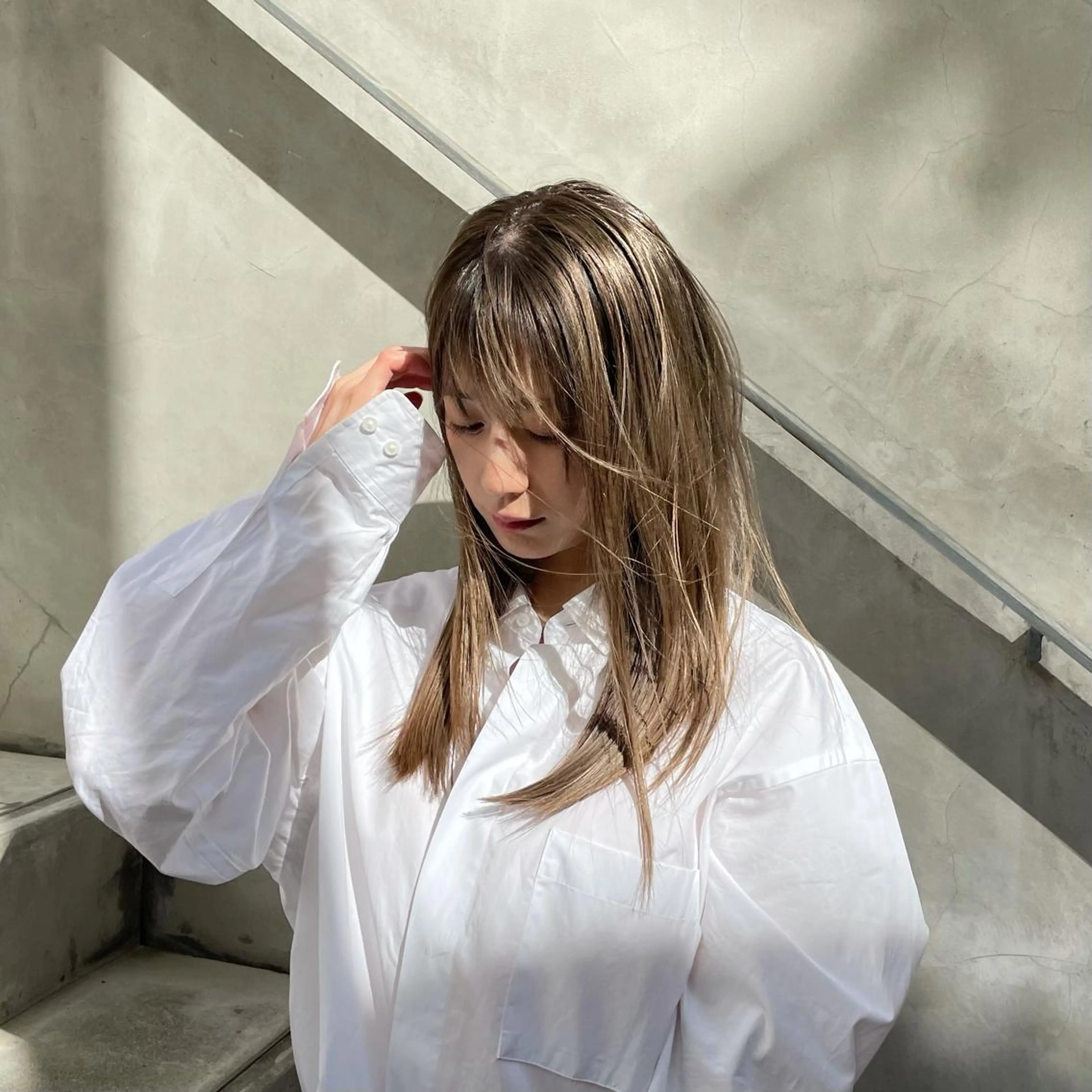 ミディアム カラー バレイヤージュ ブリーチ ケアブリーチ レイヤーカット tricca  AVEDA所属・Ishii Tsuyoshiのヘアスタイル