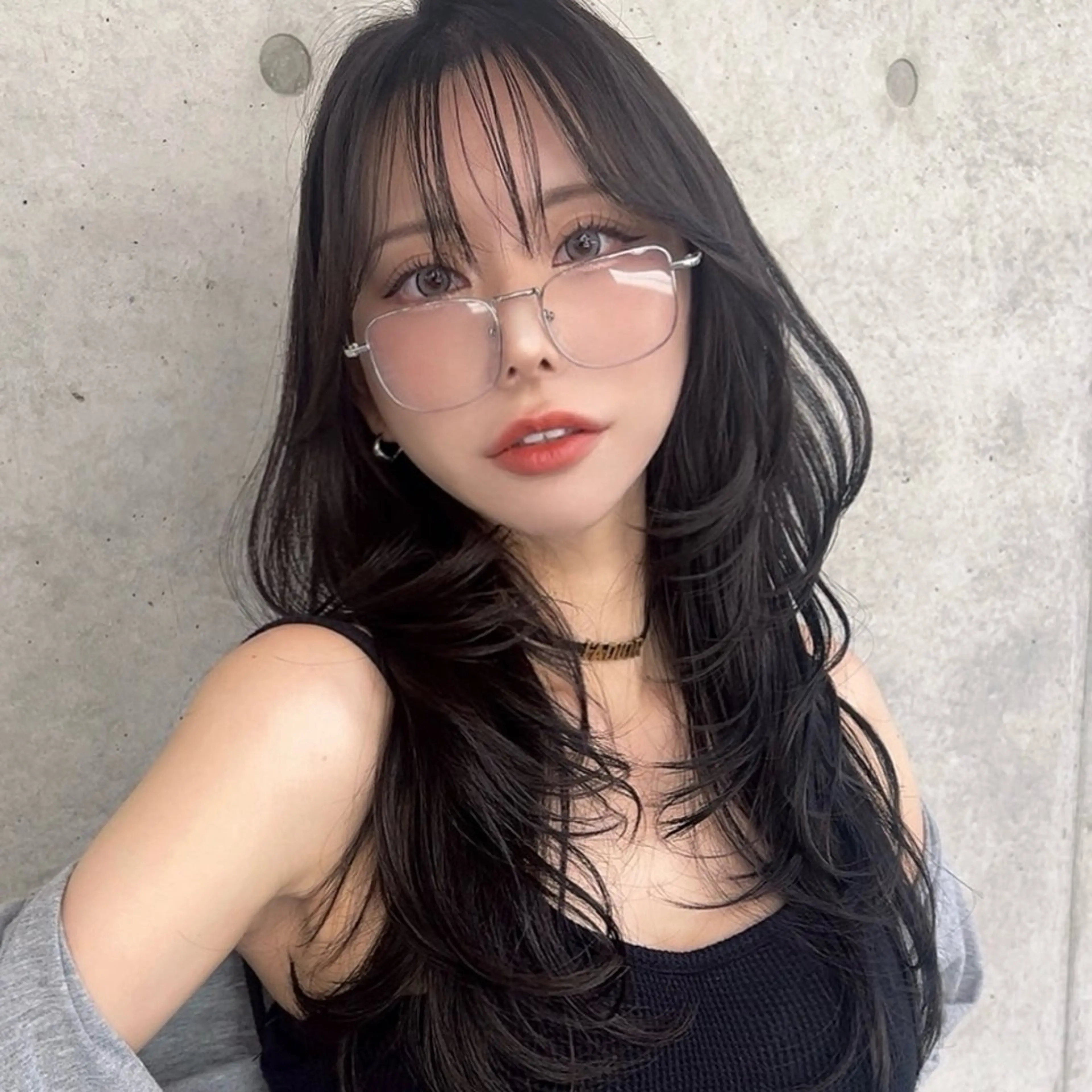 ロング くびれヘア 顔まわりレイヤー 外国人風カラー ヨシンモリ 韓国風ヘア レイヤ ーカット大名Lay.のヘアスタイル