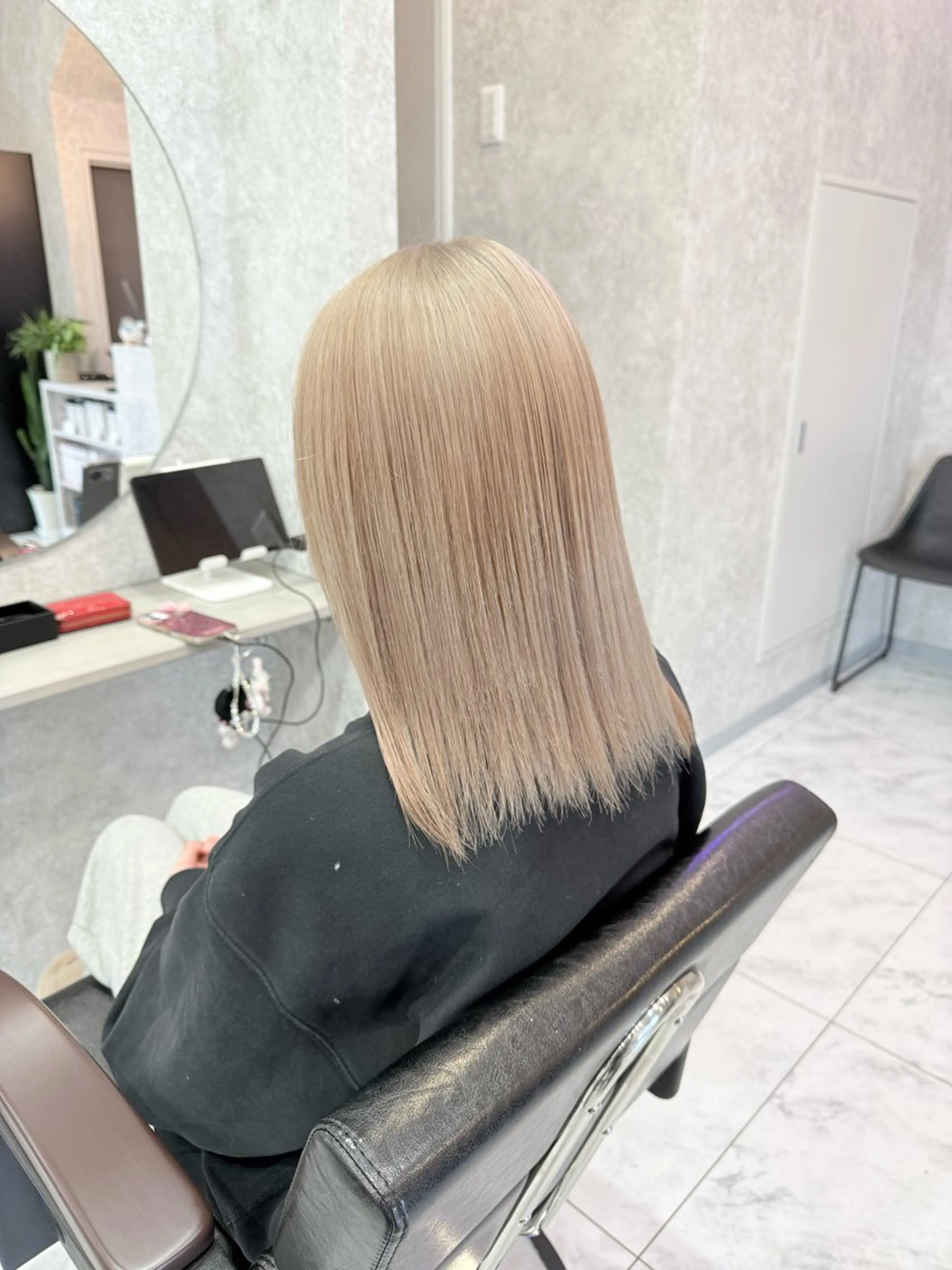 ショート カラー 🌺ハイトーン🌺 矢葺 なぎさ🌺🌺のヘアスタイル