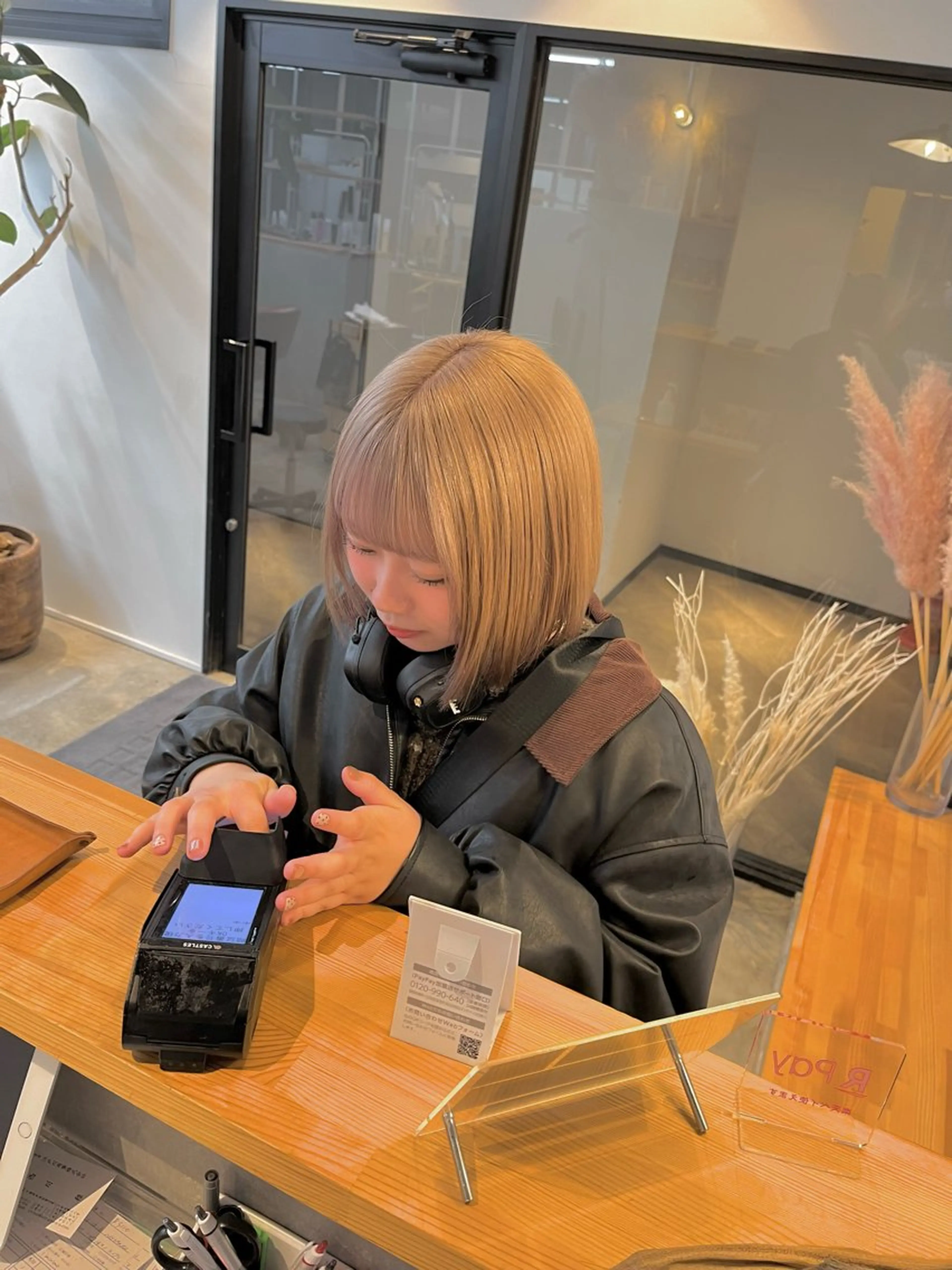 ショート カラー ヘアカラー ハイトーンカラ ー/小川のヘアスタイル