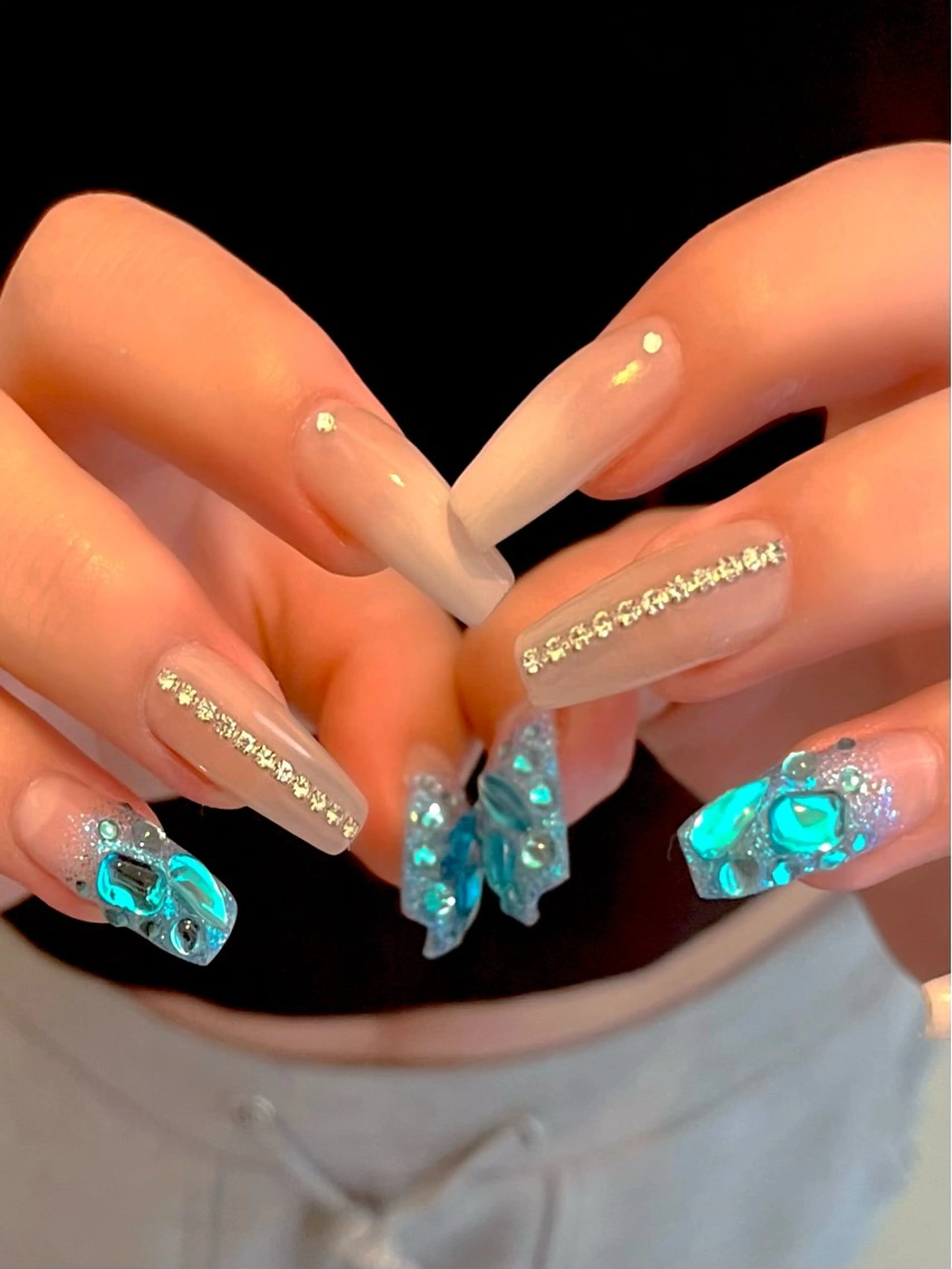 ネイル キラキラネイル マグネットネイル ワンカラーネイル スカルプネイル ワンホンネイル nine.🦋 YUKOのネイルデザイン