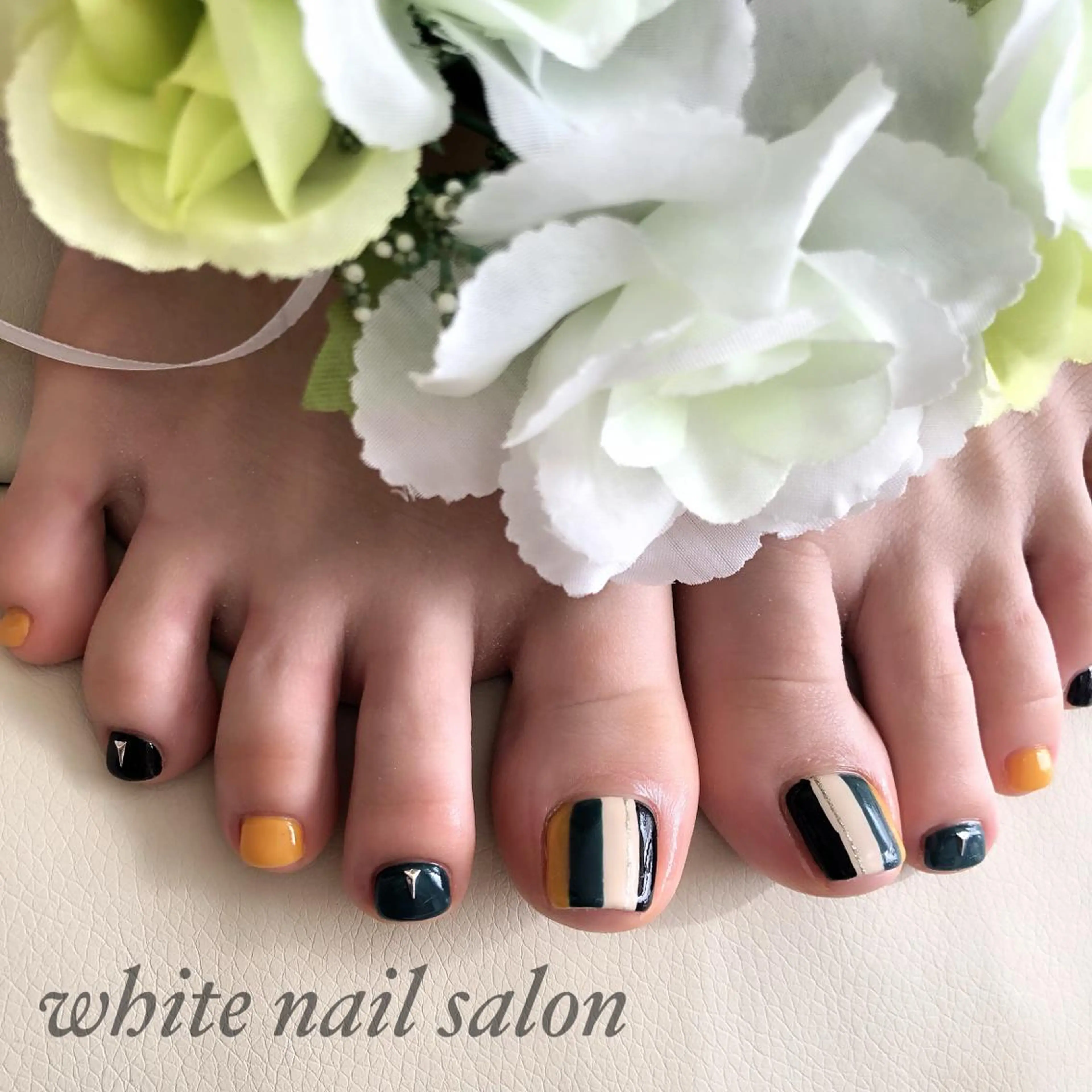 ネイル フットネイル ジェルネイル ハードジェル オフィスネイル スカルプネイル ハンドネイル white nail salonのネイルデザイン