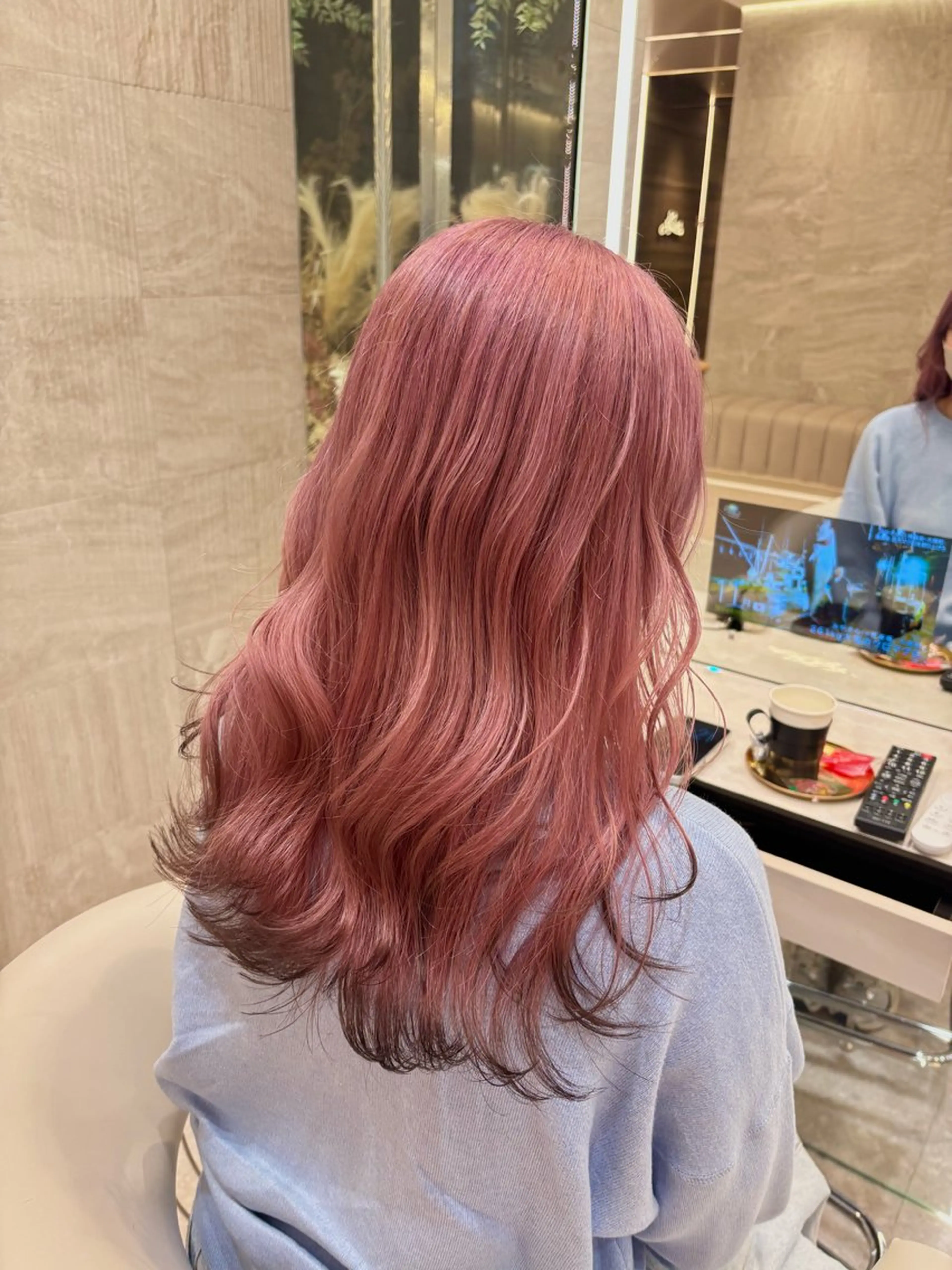 ロング カラー ブラウンカラー ピンクカラー Cloe 銀座 【クロエ ギンザ】所属・ハイトーン/暖色 カラー/maoのヘアスタイル