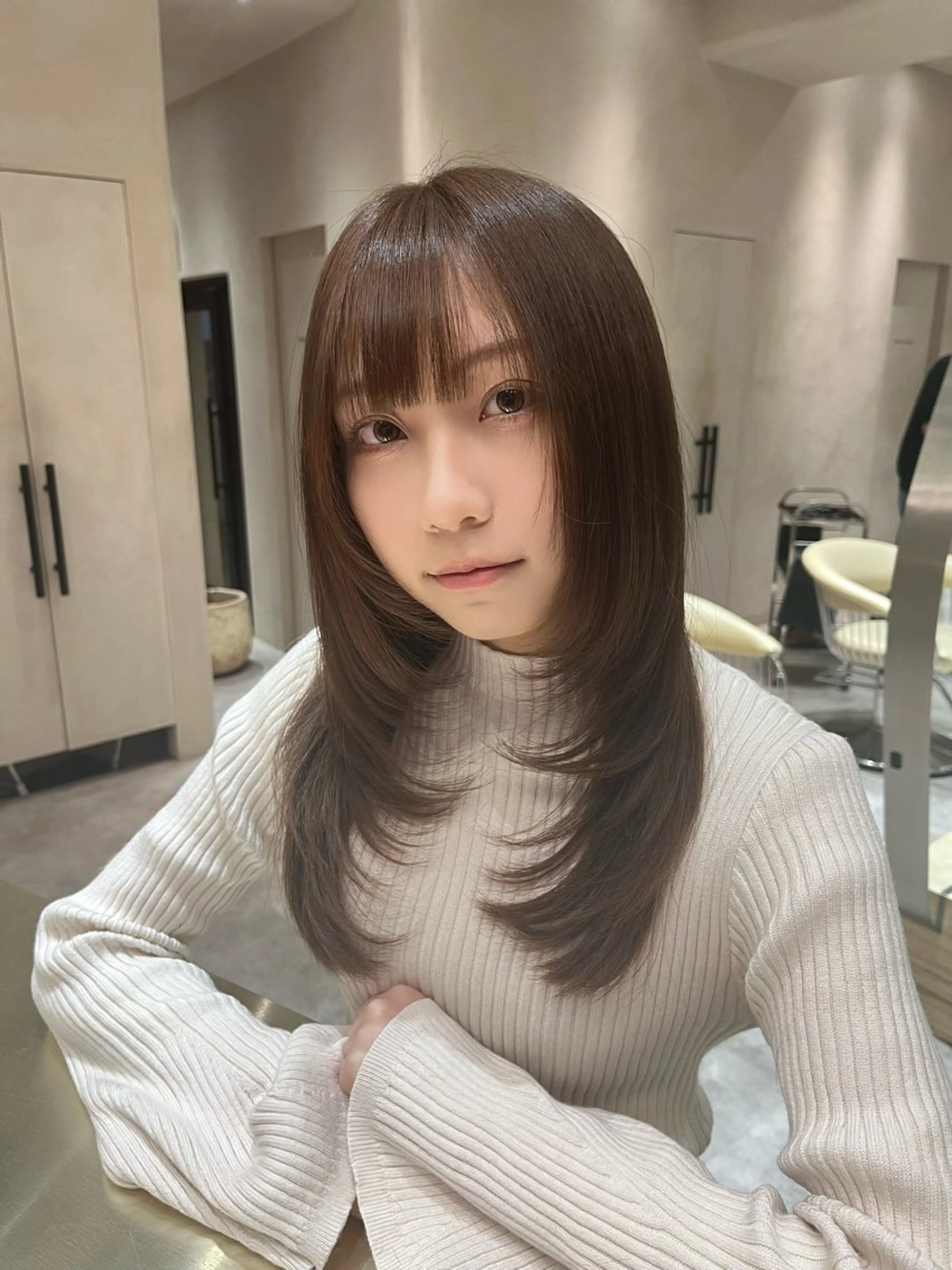 セミロング レイヤーカット 小顔カット カット ヘアカラー トリートメント HAVANA所属・レイヤー似合わせ 透明感カラーりきやのヘアスタイル