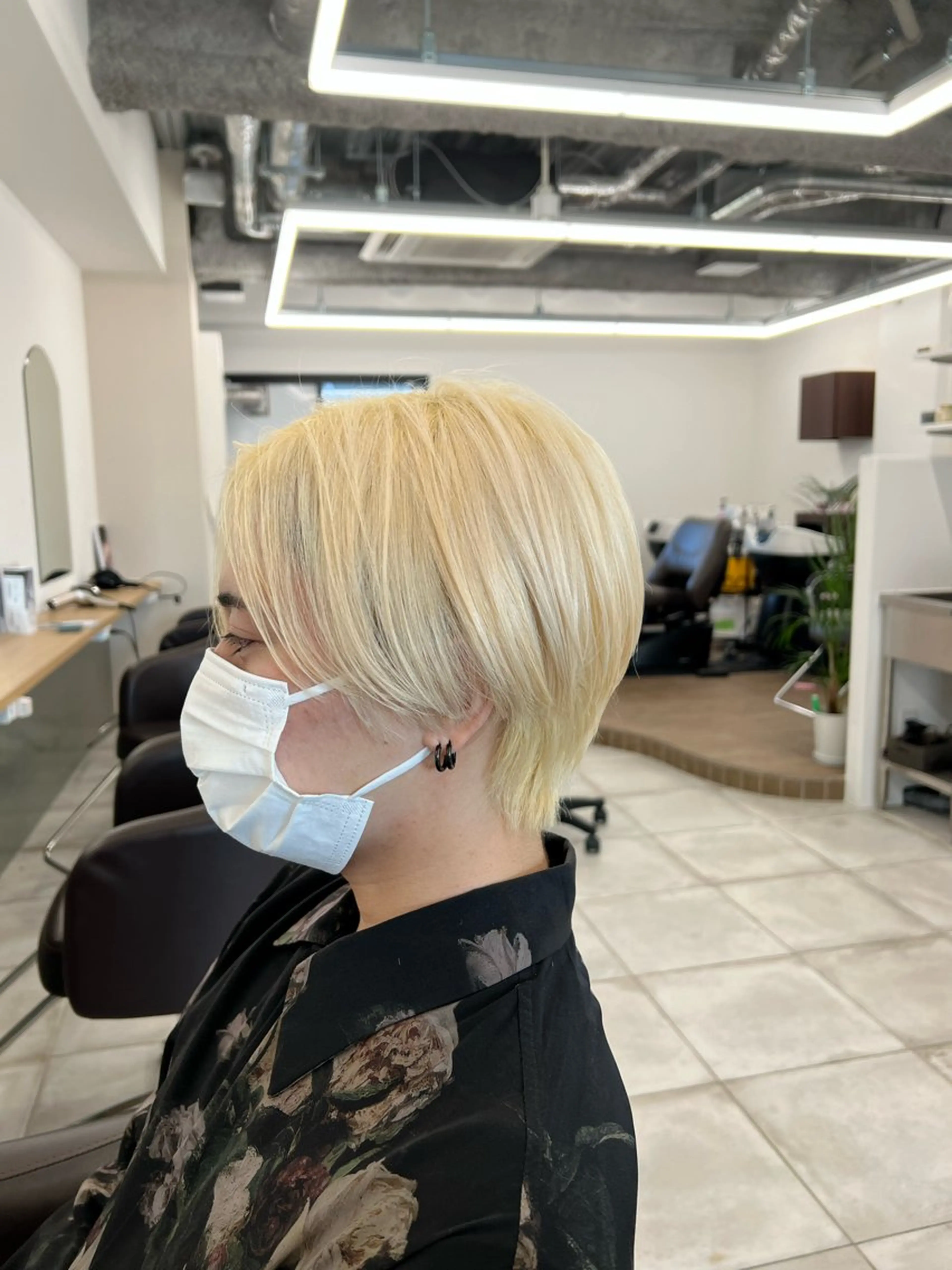 ショート カラー レイヤー/透明感 カラー🌿KANTAのヘアスタイル