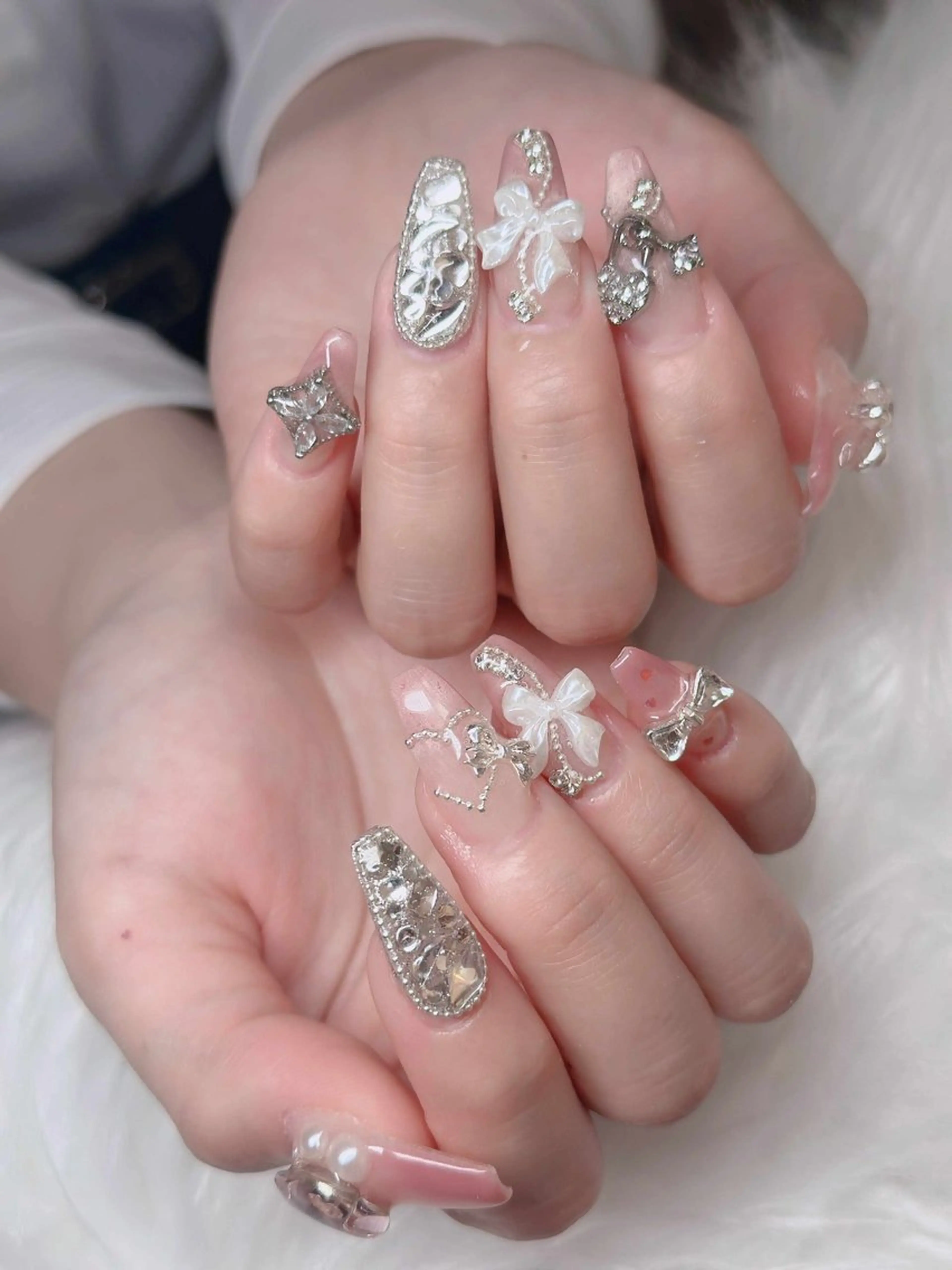ネイル フレンチネイル ジェルネイル ガラスフレンチ ハロウィン ハート H.baby Nail Salonのネイルデザイン