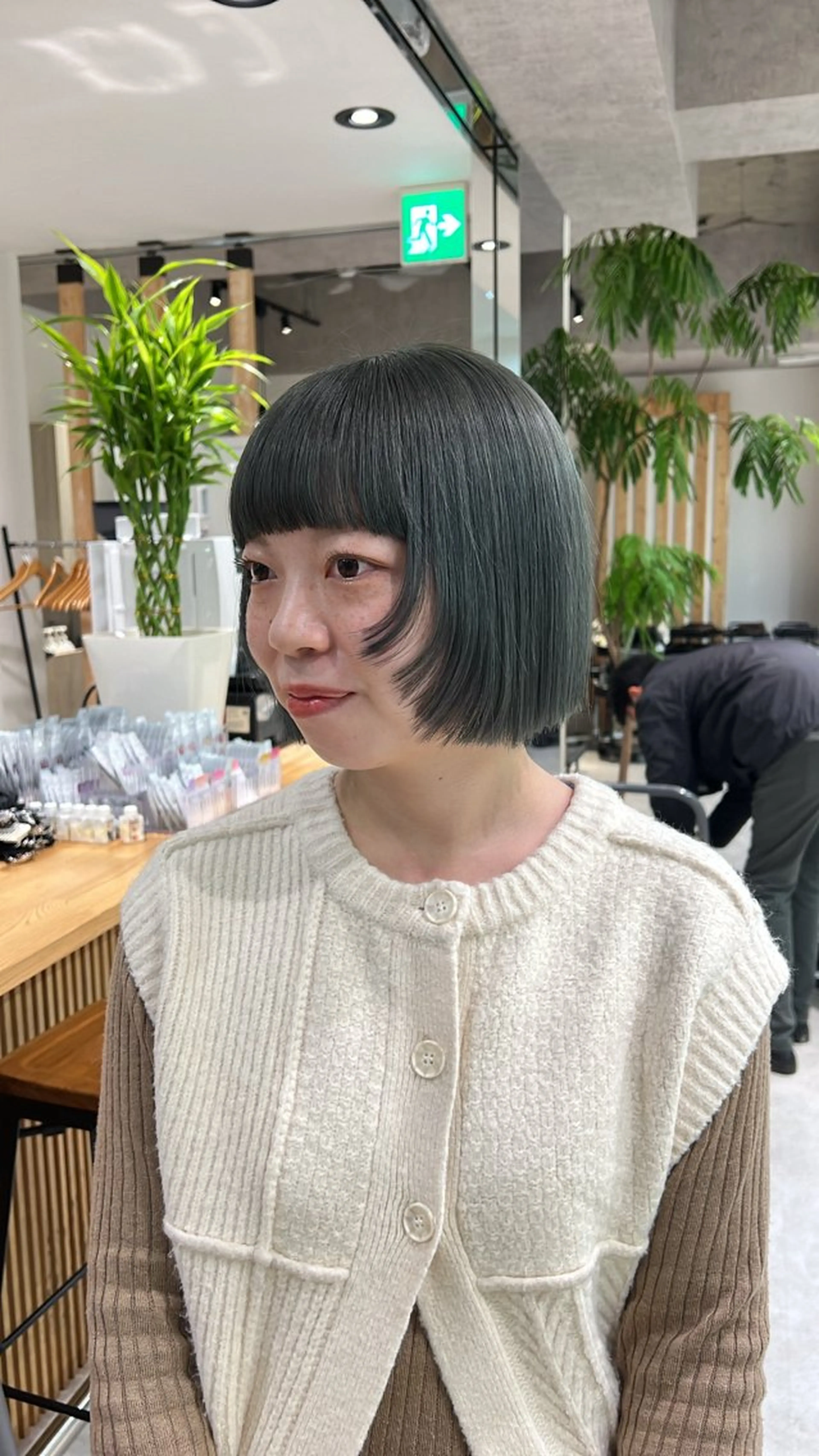 ショート カラー ボブ 顔まわりレイヤー 顔周りカット レイヤーカット カット ヘアカラー 透明感カラー/ボブ / MARIE🍇のヘアスタイル