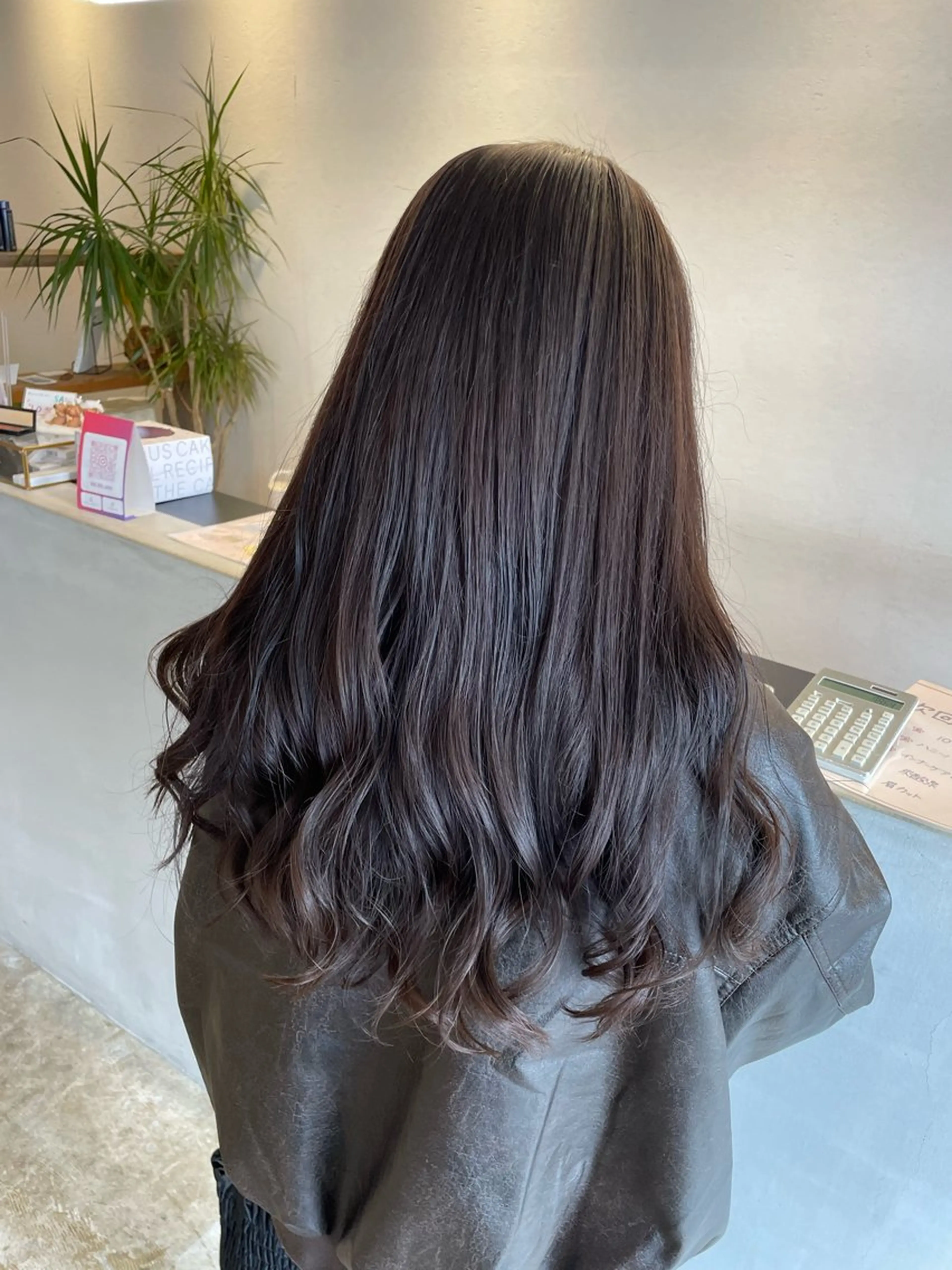 ロング ヘアカラー 小宮山 桃加のヘアスタイル