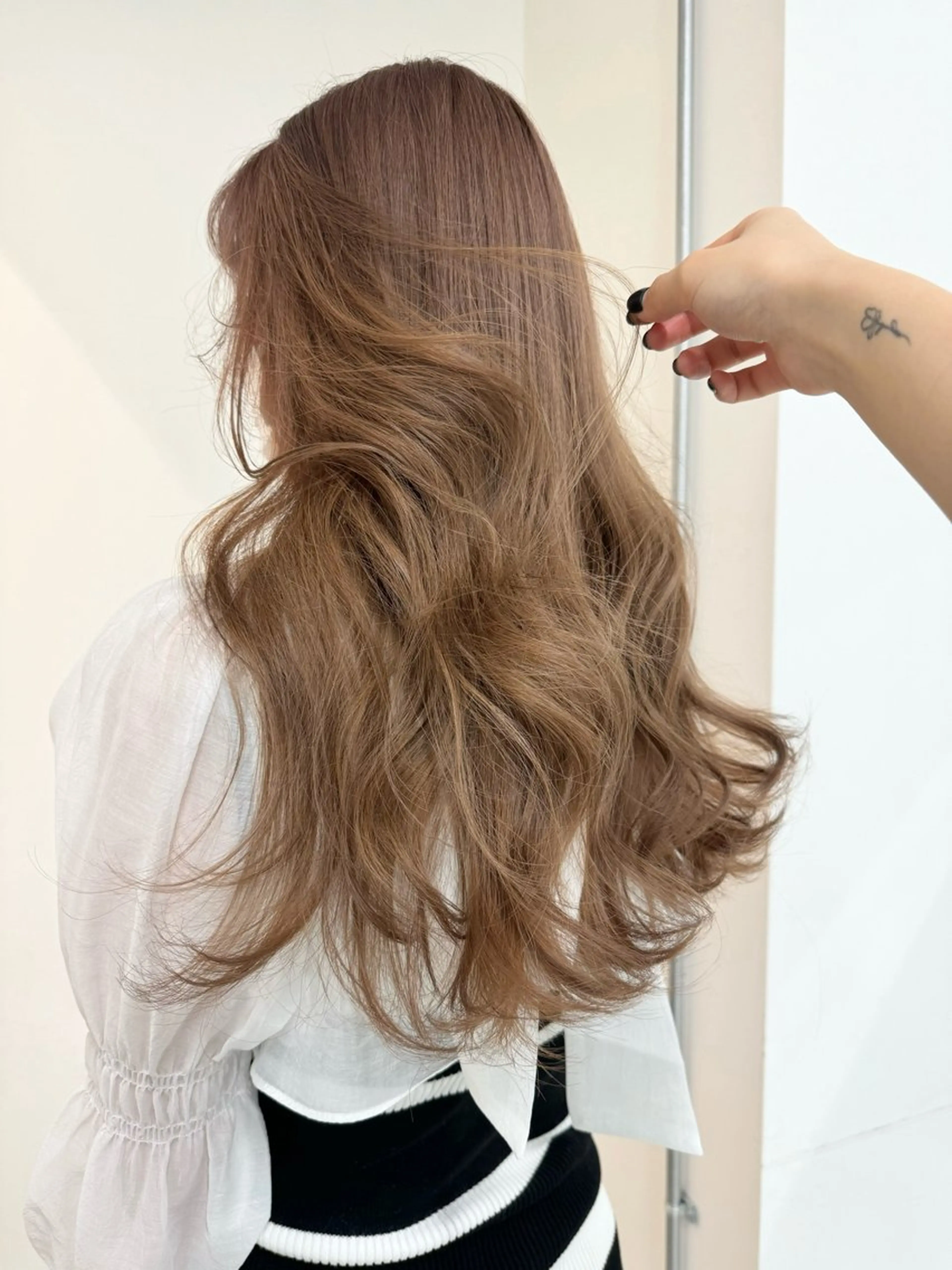 セミロング カラー カット ヘアカラー トリートメント GO TODAY シェアサロン Flos店所属・耳つぼジュエリー 👂🏻🌸ayaのエステ・リラクイメージ