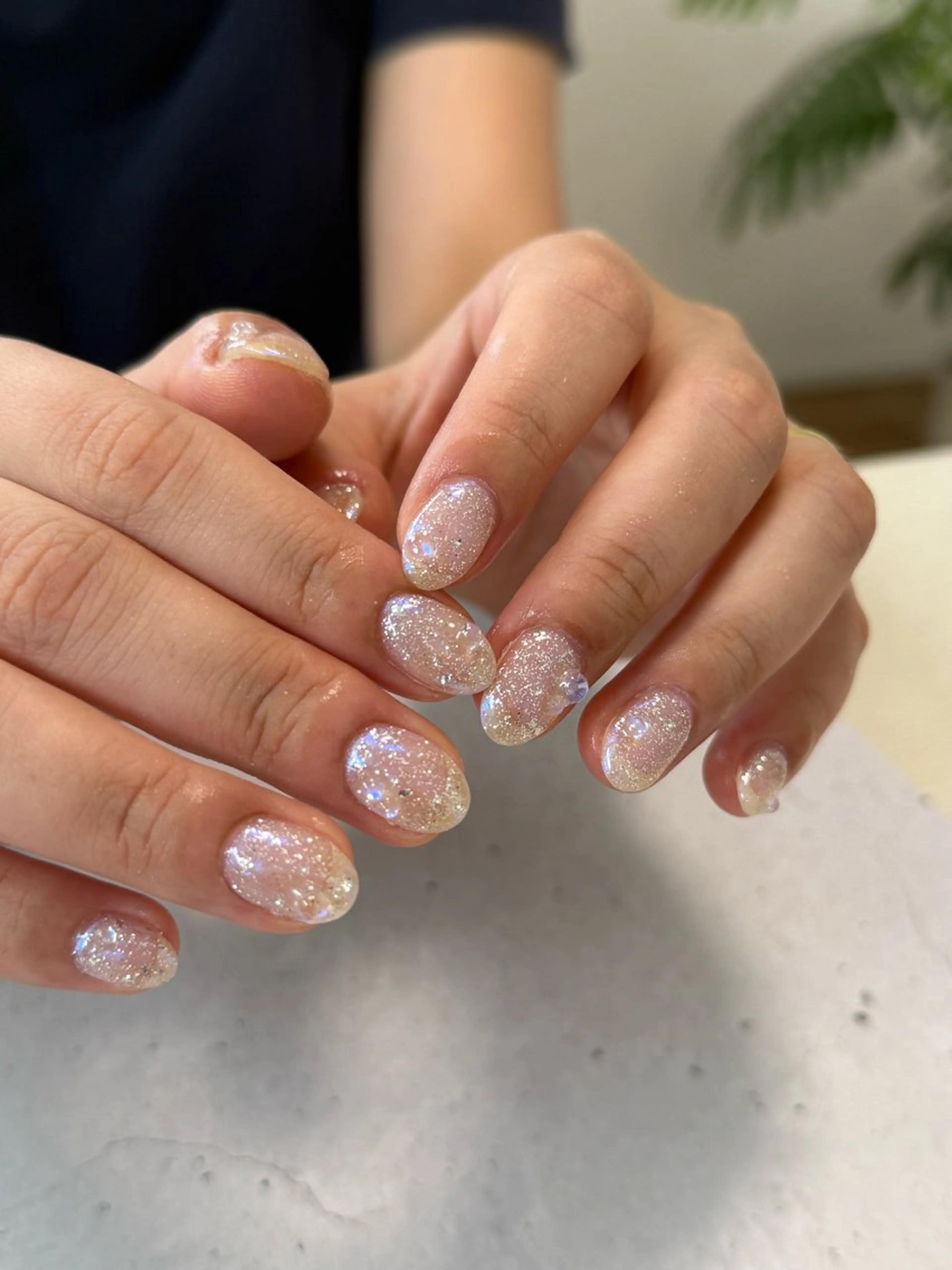 ネイル オーロラネイル キラキラネイル ラメ(グリッター) シルバー 夏ネイル nailroom amyのネイルデザイン