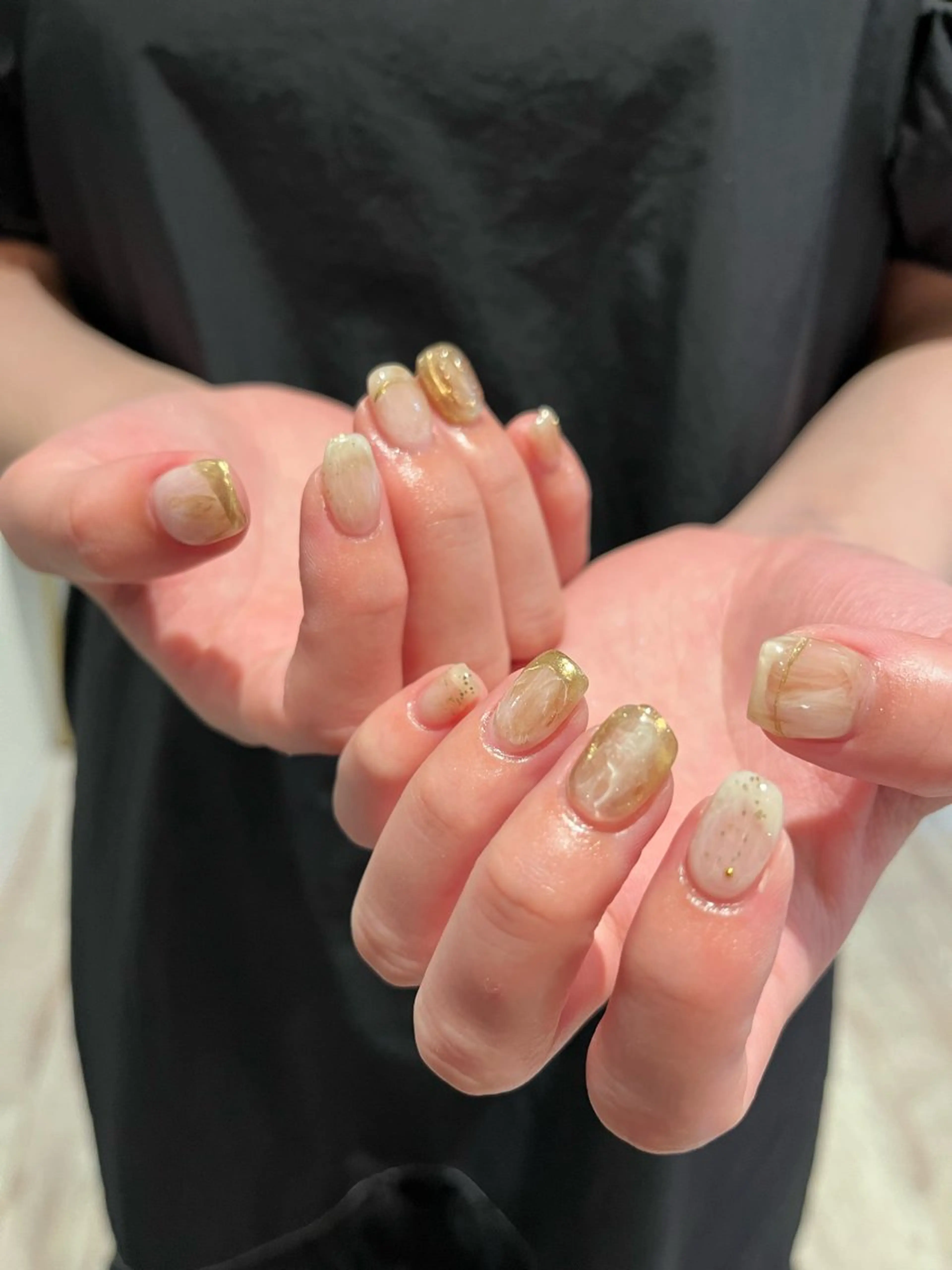 ネイル ハンドネイル une／YUKINA 🫧大人nuanceのネイルデザイン