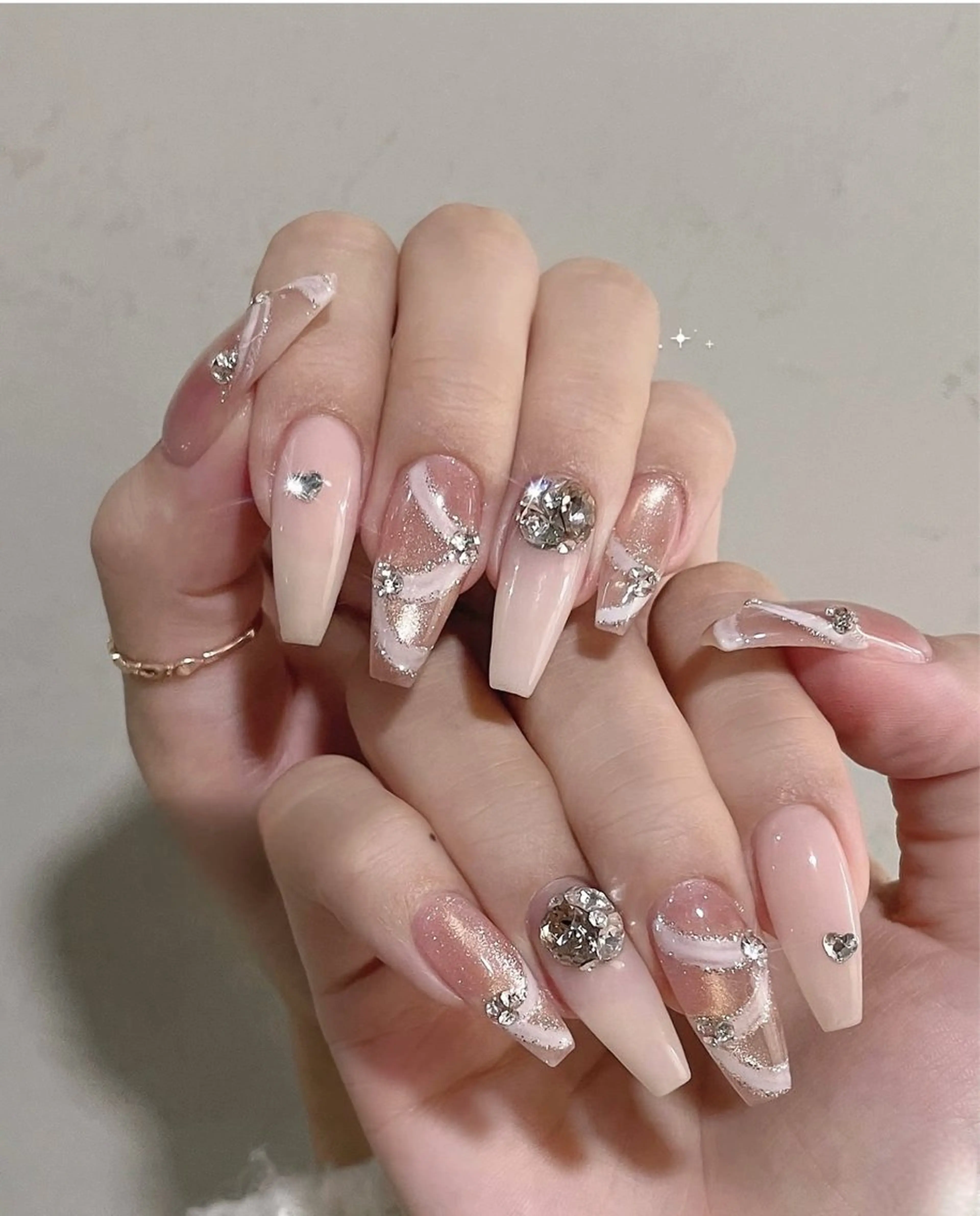 ネイル アニマル柄 オーロラネイル チークネイル フラッシュネイル ジェルネイル ハンドネイル Lyna 池袋のネイルデザイン